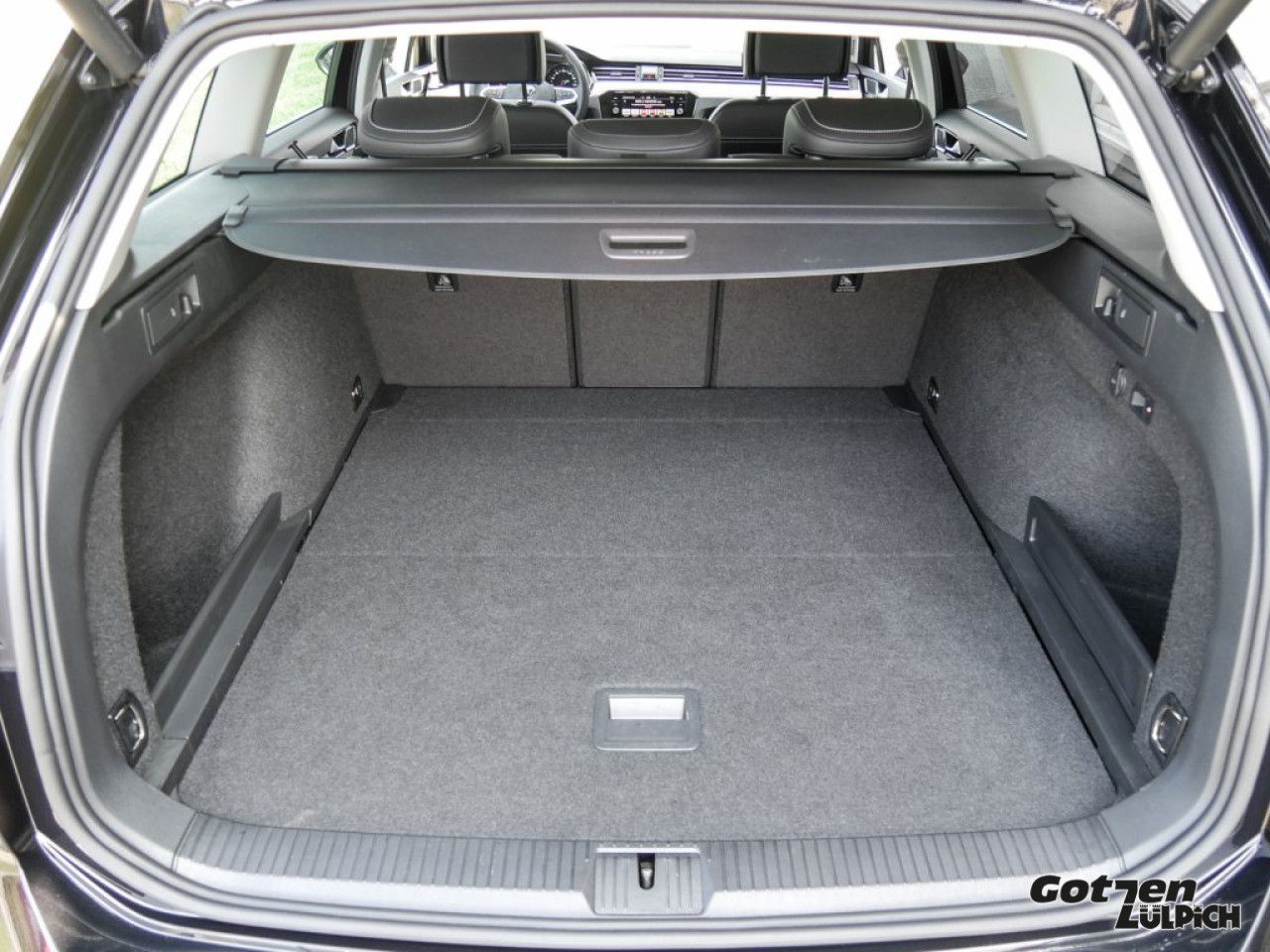 Fahrzeugabbildung Volkswagen Passat Variant Elegance 2.0 TDI DSG AHK LED Navi