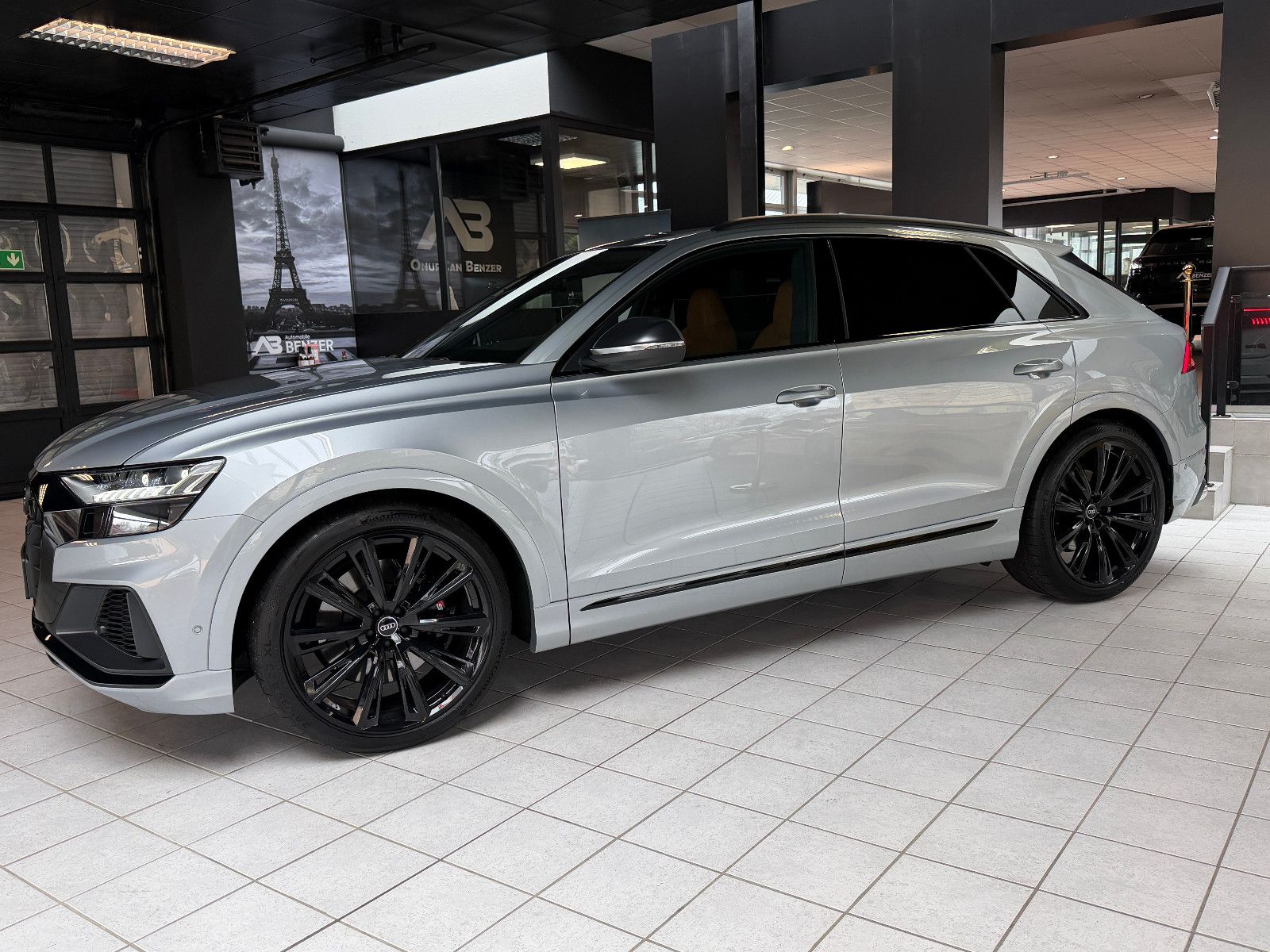 Fahrzeugabbildung Audi SQ8 4.0 TFSI quattro/EXCLUSIVE/ALCANTARA/BLACK