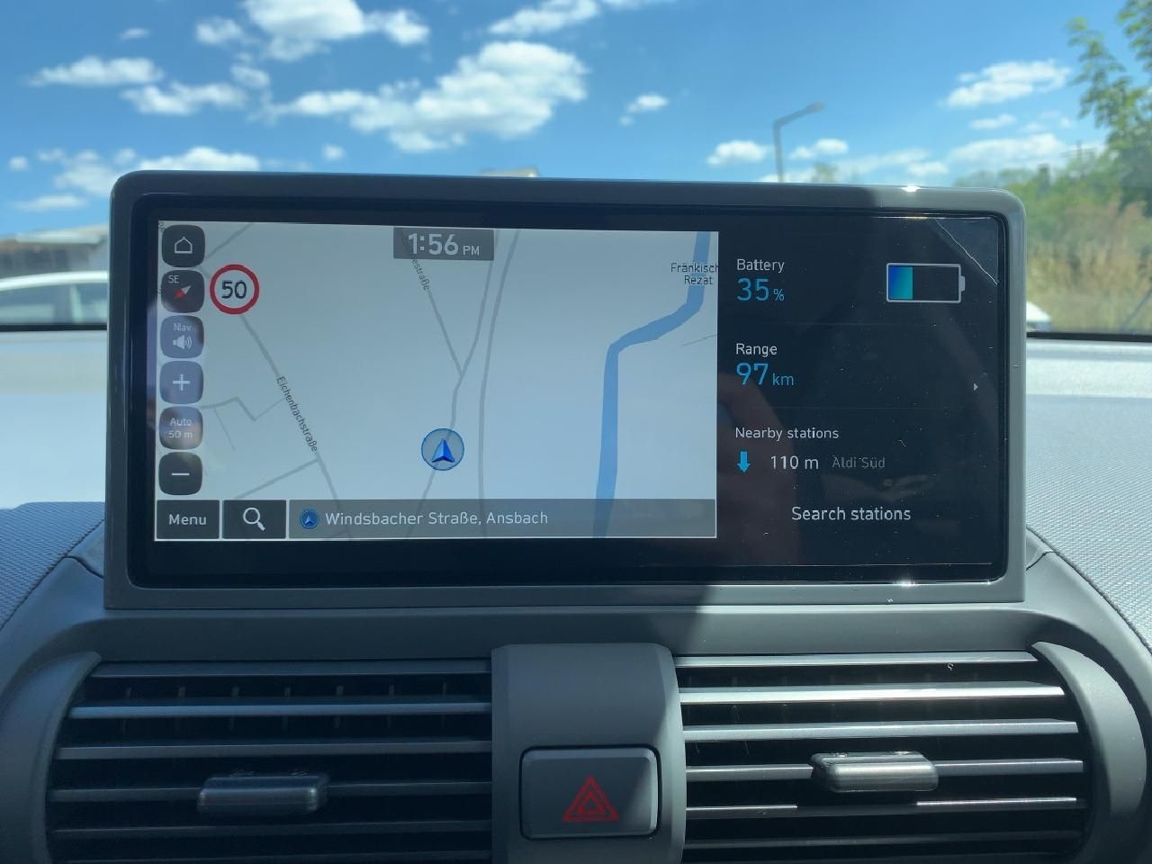Fahrzeugabbildung Hyundai INSTER E 49kWh Cross Assistenz Glas-Schiebedach*