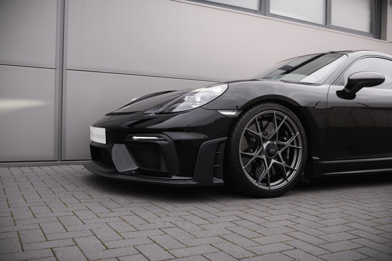Fahrzeugabbildung Porsche 718 Cayman GT4 RS -Weissach-Kamera-Lift-PCCB