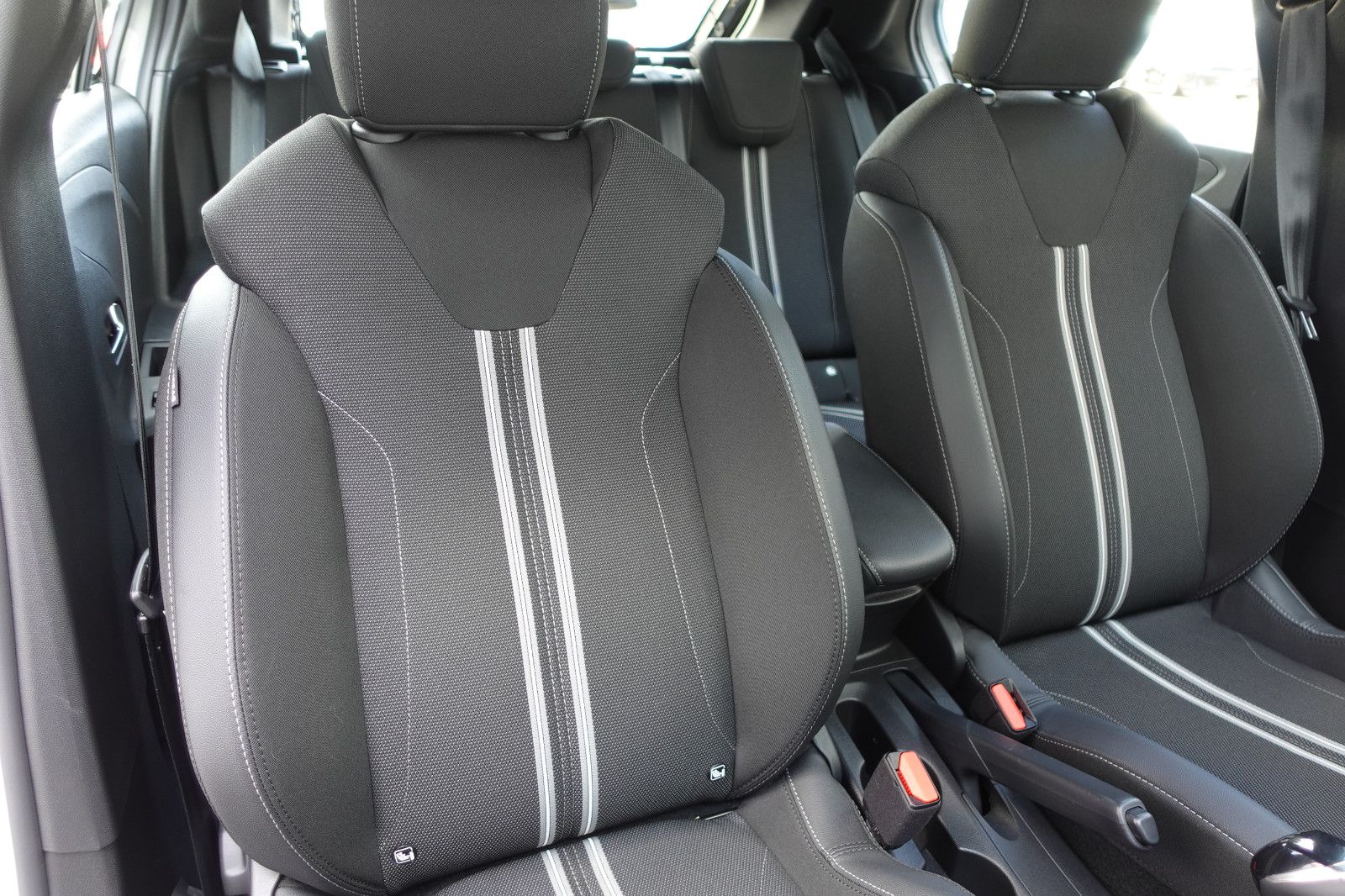Fahrzeugabbildung Opel Corsa GS 1.2T,Kamera,Sitzhzg,Allwetter,LED,DAB+
