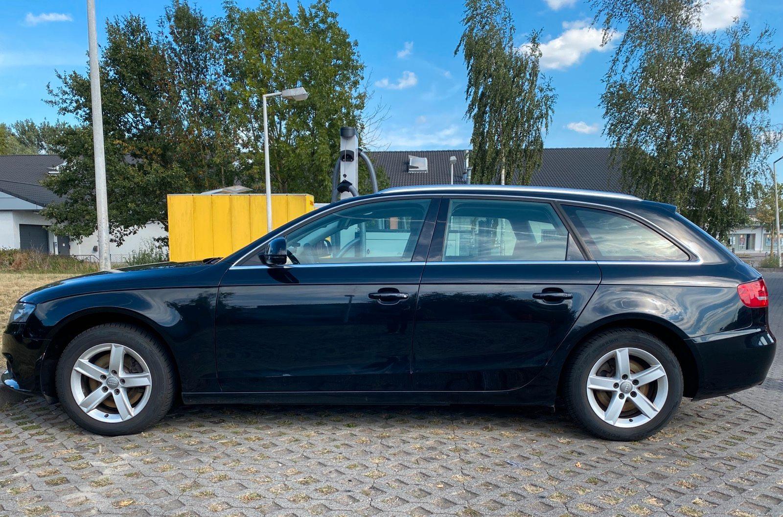 Audi A4 2009 — photo 14