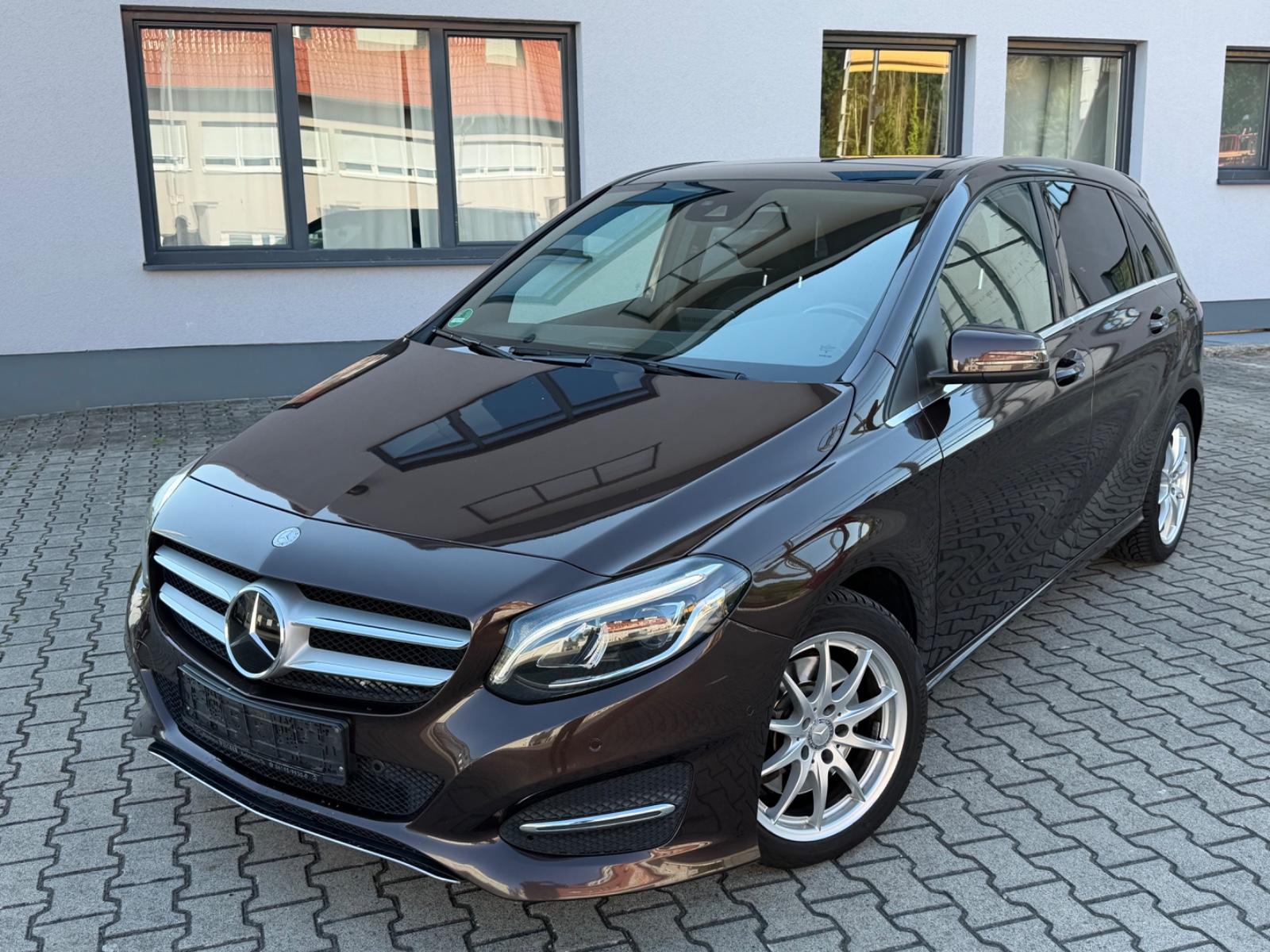 Mercedes-Benz B 250 *Panorama*Navigation*Kamera*Led*