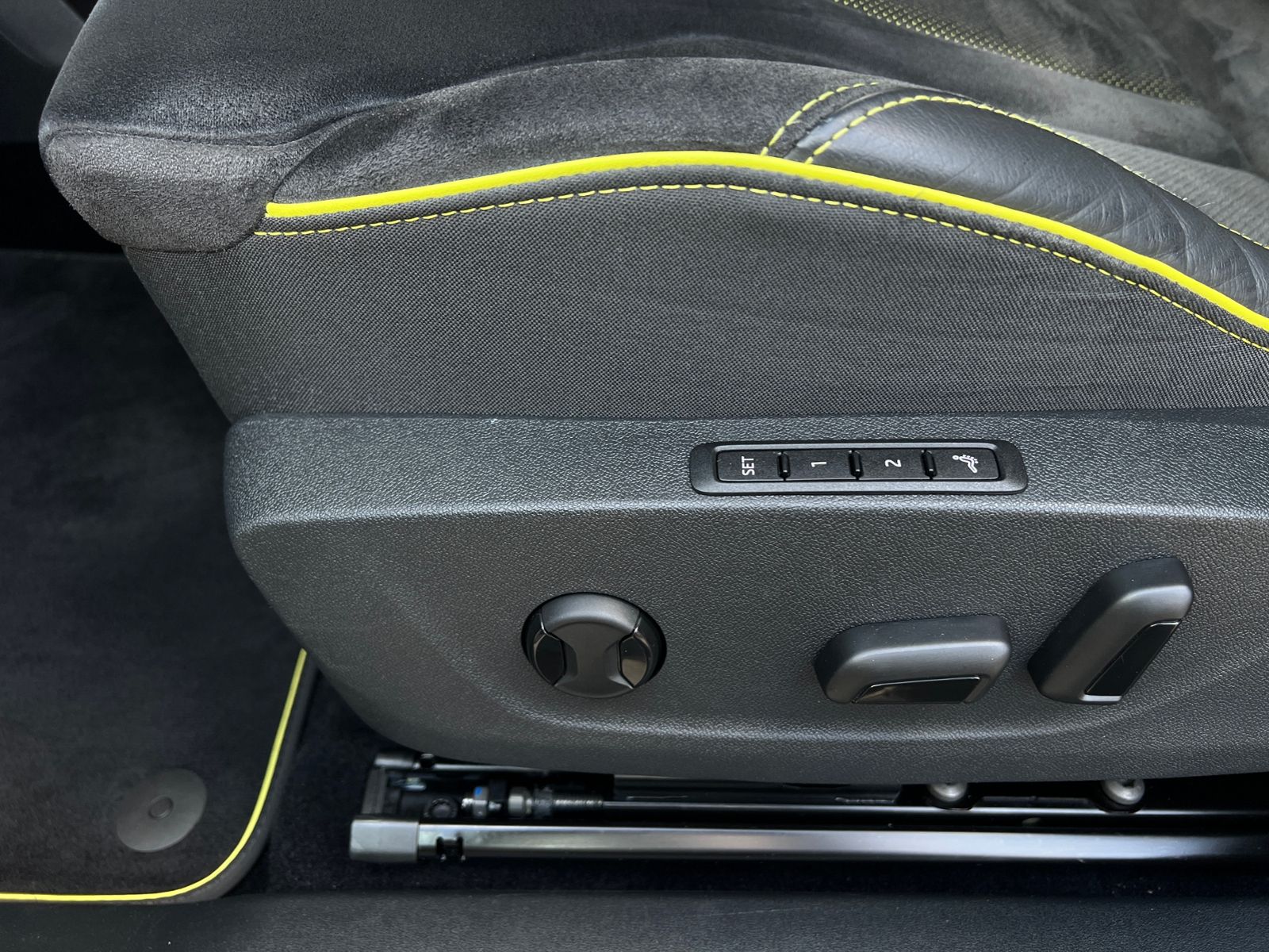 Fahrzeugabbildung SKODA Enyaq iV Coupé RS Lounge *Vorb. AHK,Panorama,LED