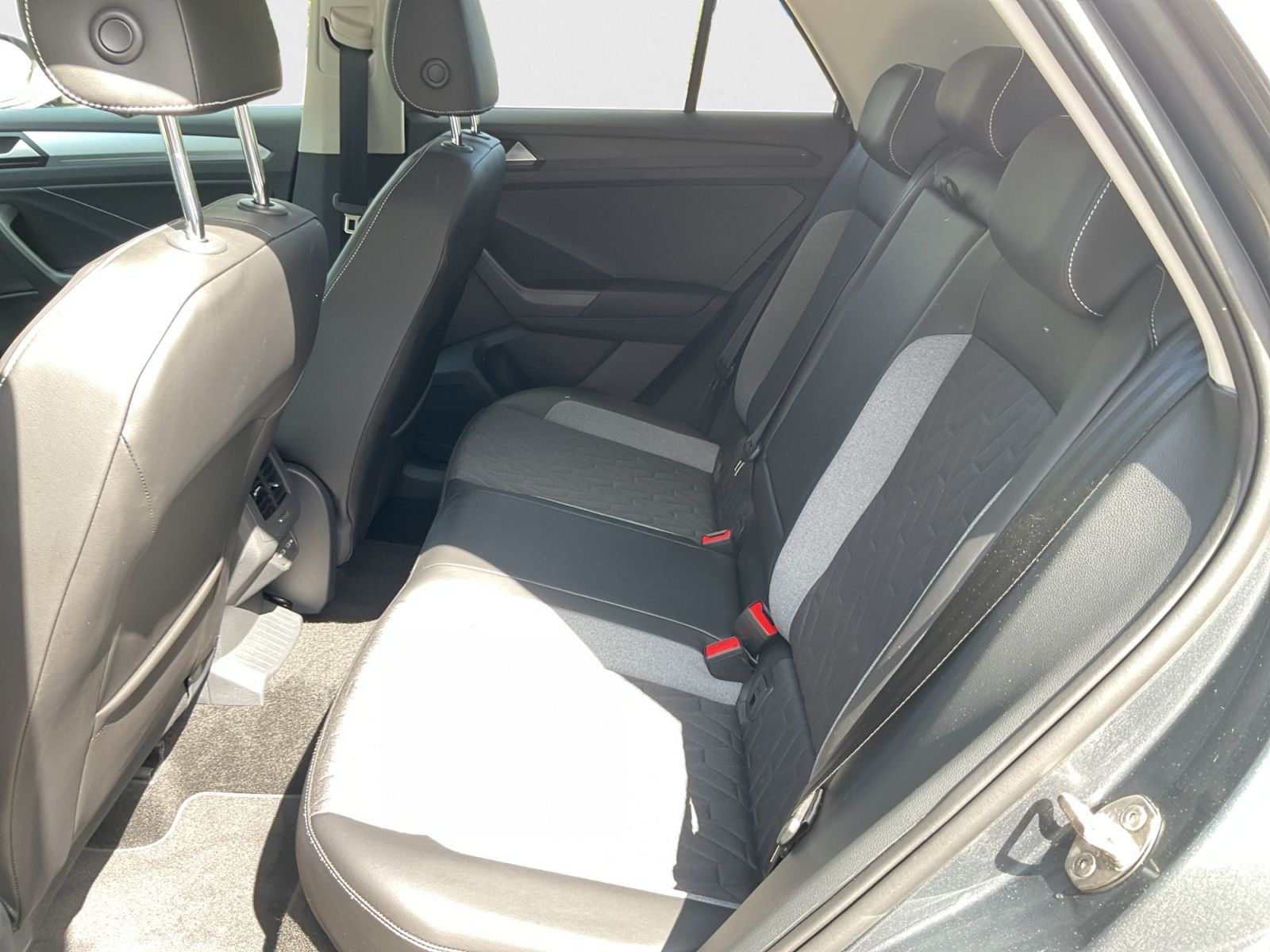 Volkswagen T-Roc - Bild 13