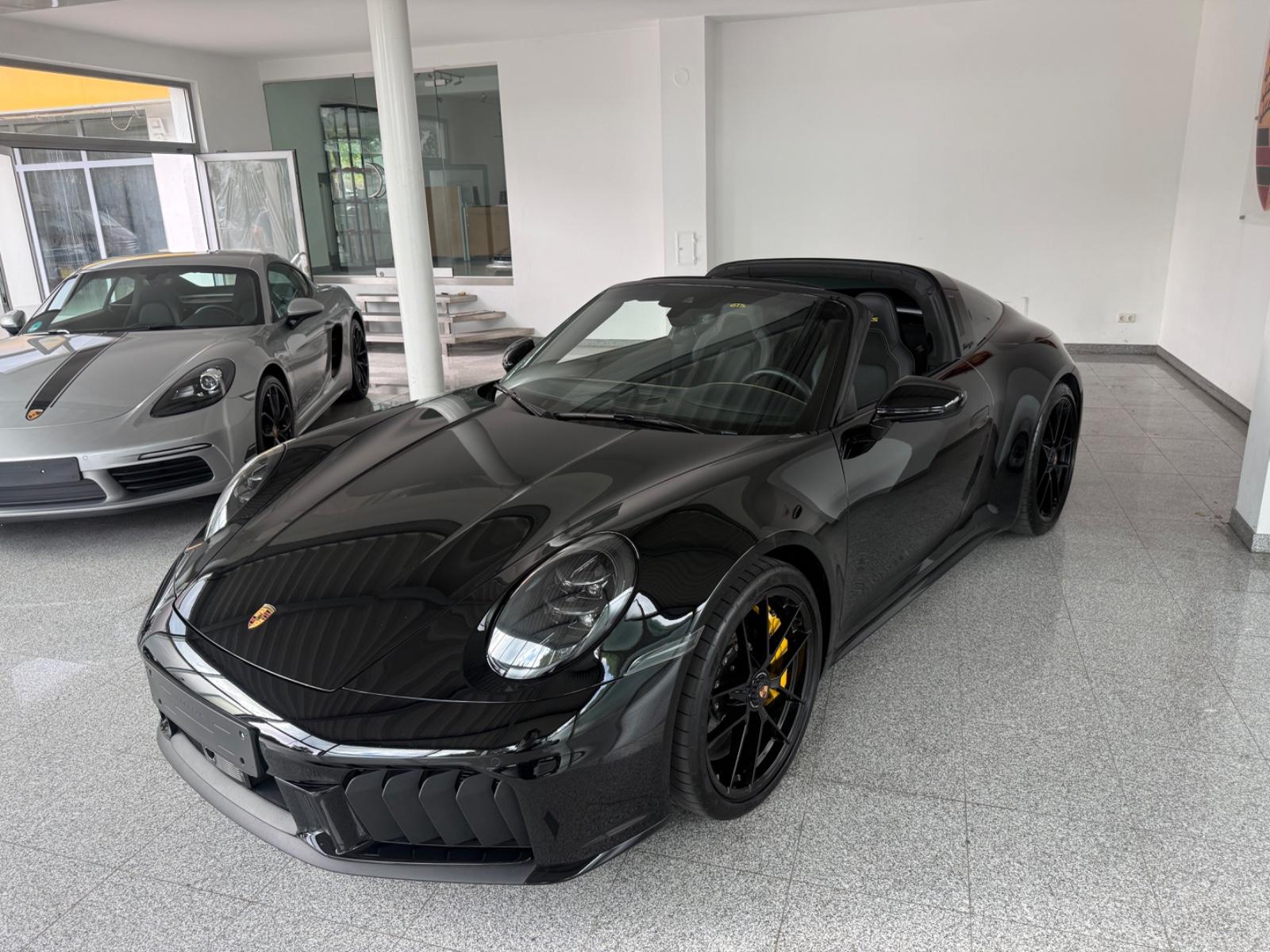 Porsche 992 Targa GTS 4 - PCCB- ACC-