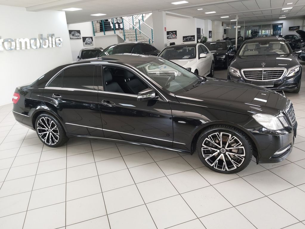 Mercedes-Benz E 300 CDI AVANTGARD LEDER TOTW KAMERA COMAND AHK