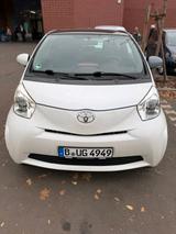 Toyota iQ Automatik Klima Servo Privat Tüv... - Toyota IQ Gebrauchtwagen in Berlin
