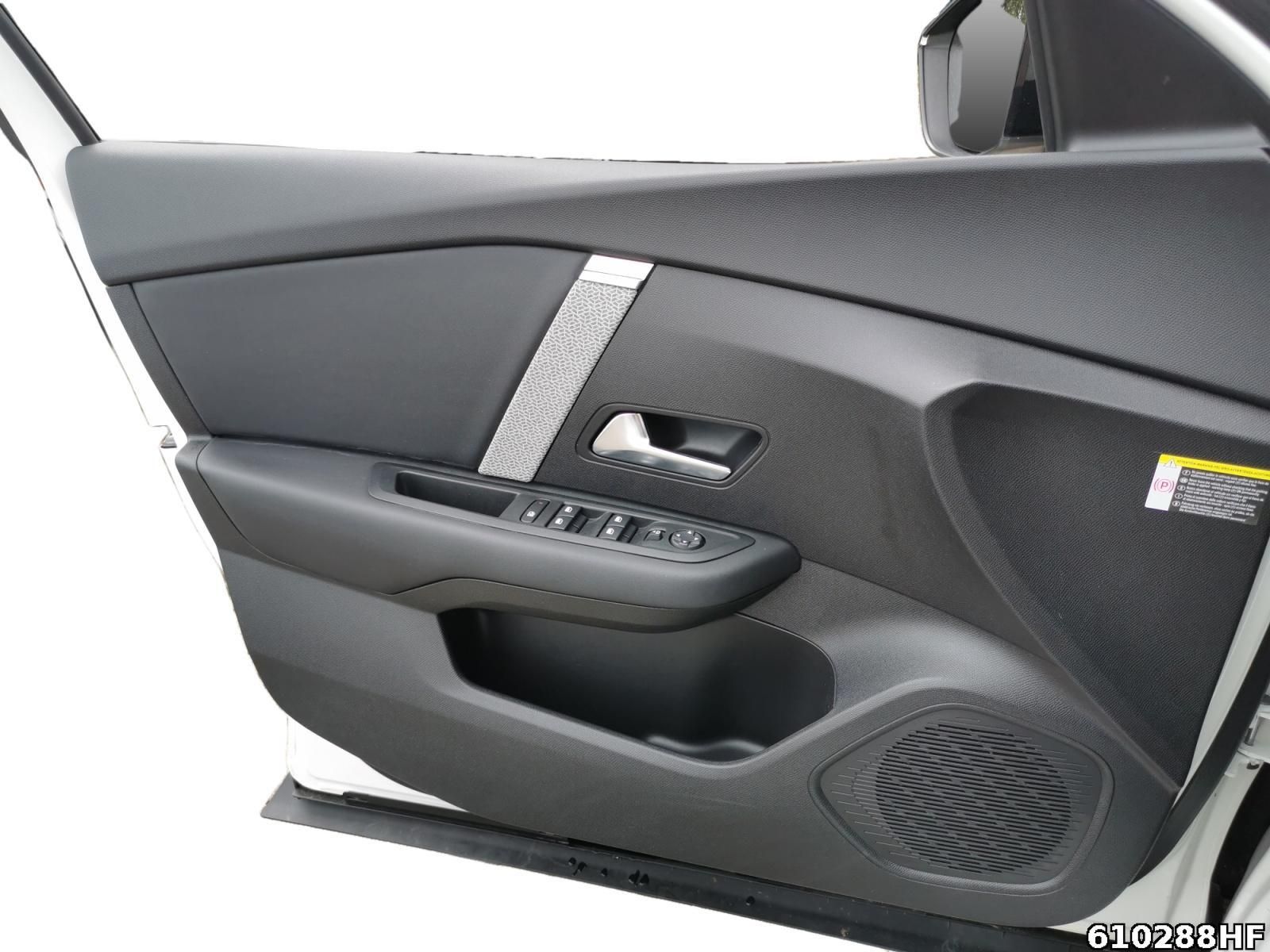 Fahrzeugabbildung Citroën C4 1.2 PureTech 130 Shine Stop&Start LED CARPLA