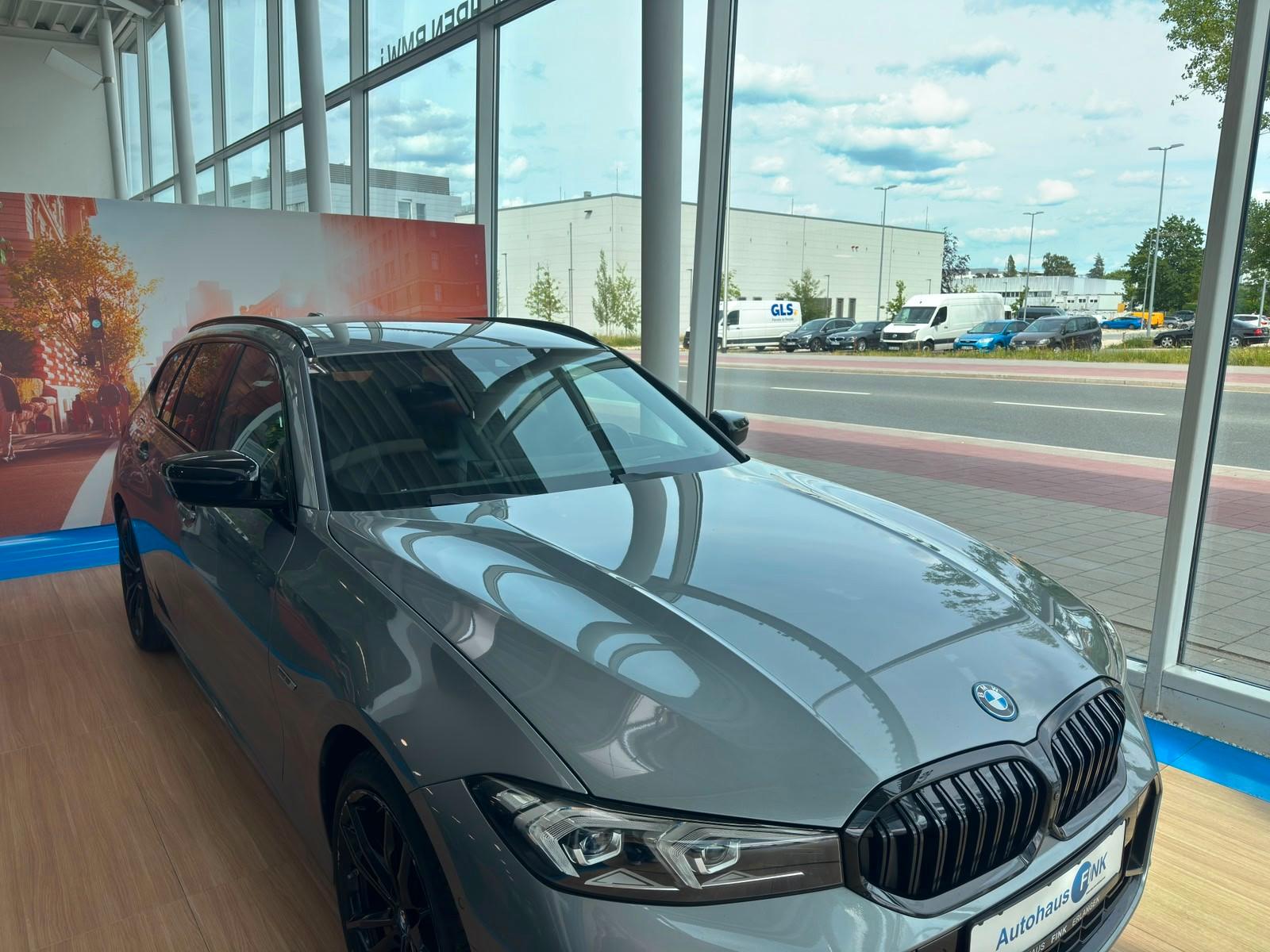 BMW 330e xDrive M Sport Leder Head-Up 360°K. LED