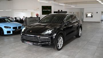 Porsche Cayenne - 1