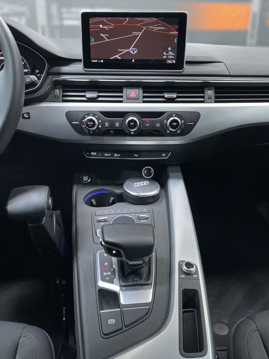 Fahrzeugabbildung Audi A4 Behinderteng. #Kamera#Matrix#ACC#Pano#Virtual