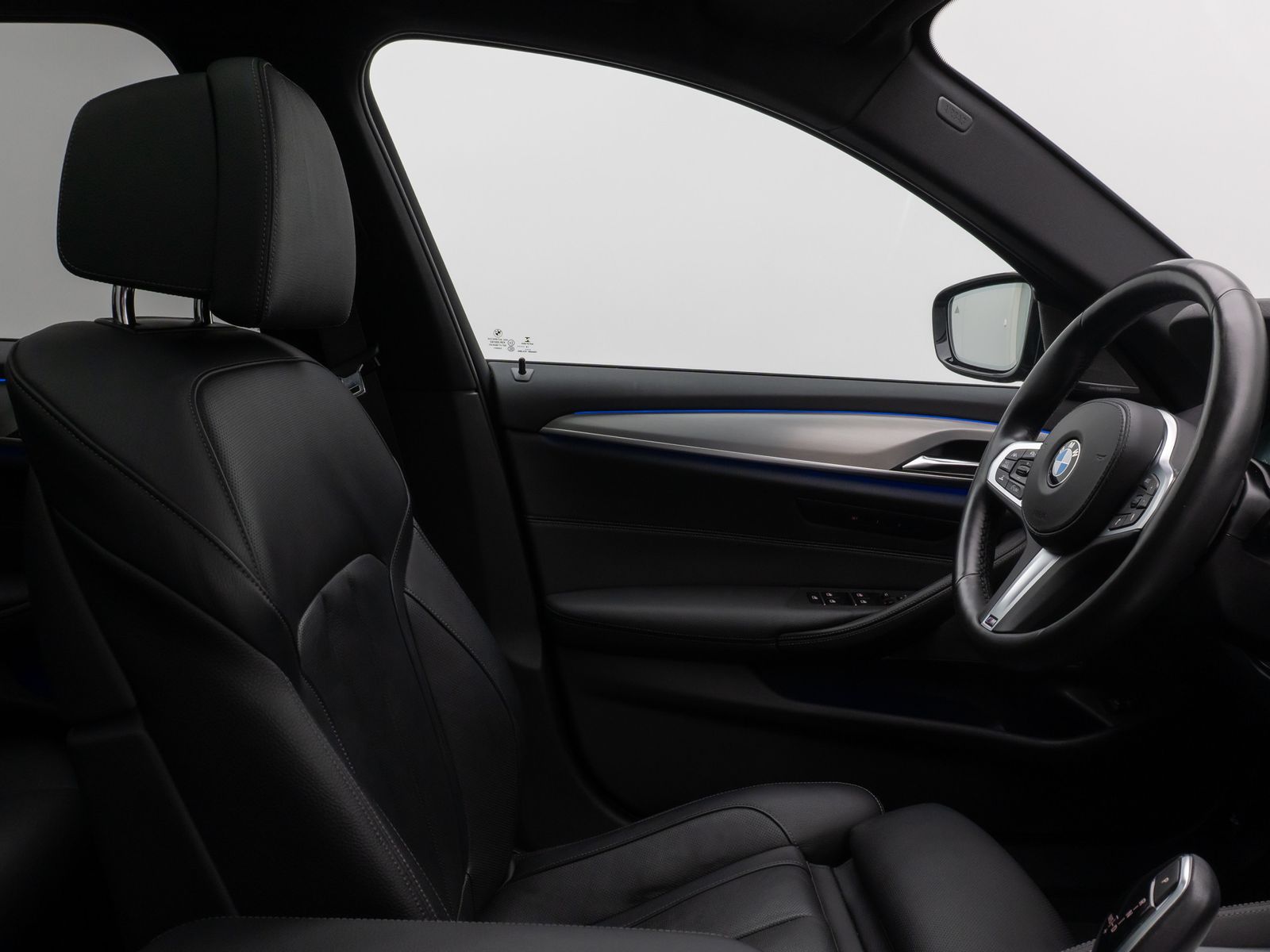 Fahrzeugabbildung BMW 530d xD M Sport Panorama Kamera HUD H/K Komfort