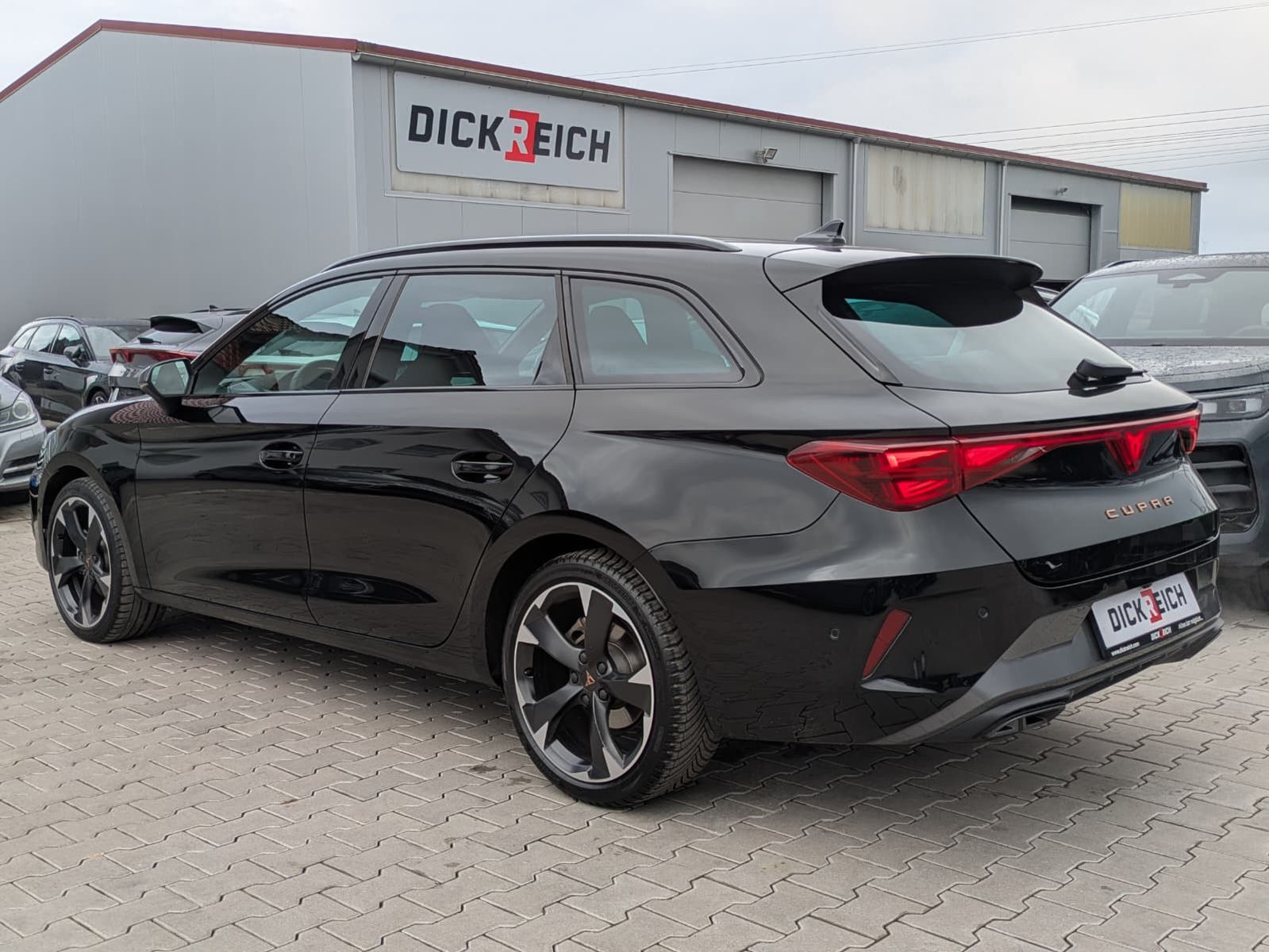 Fahrzeugabbildung CUPRA Leon 1.5 eTSI *PANO*ALCAN.*Drive2*ACC