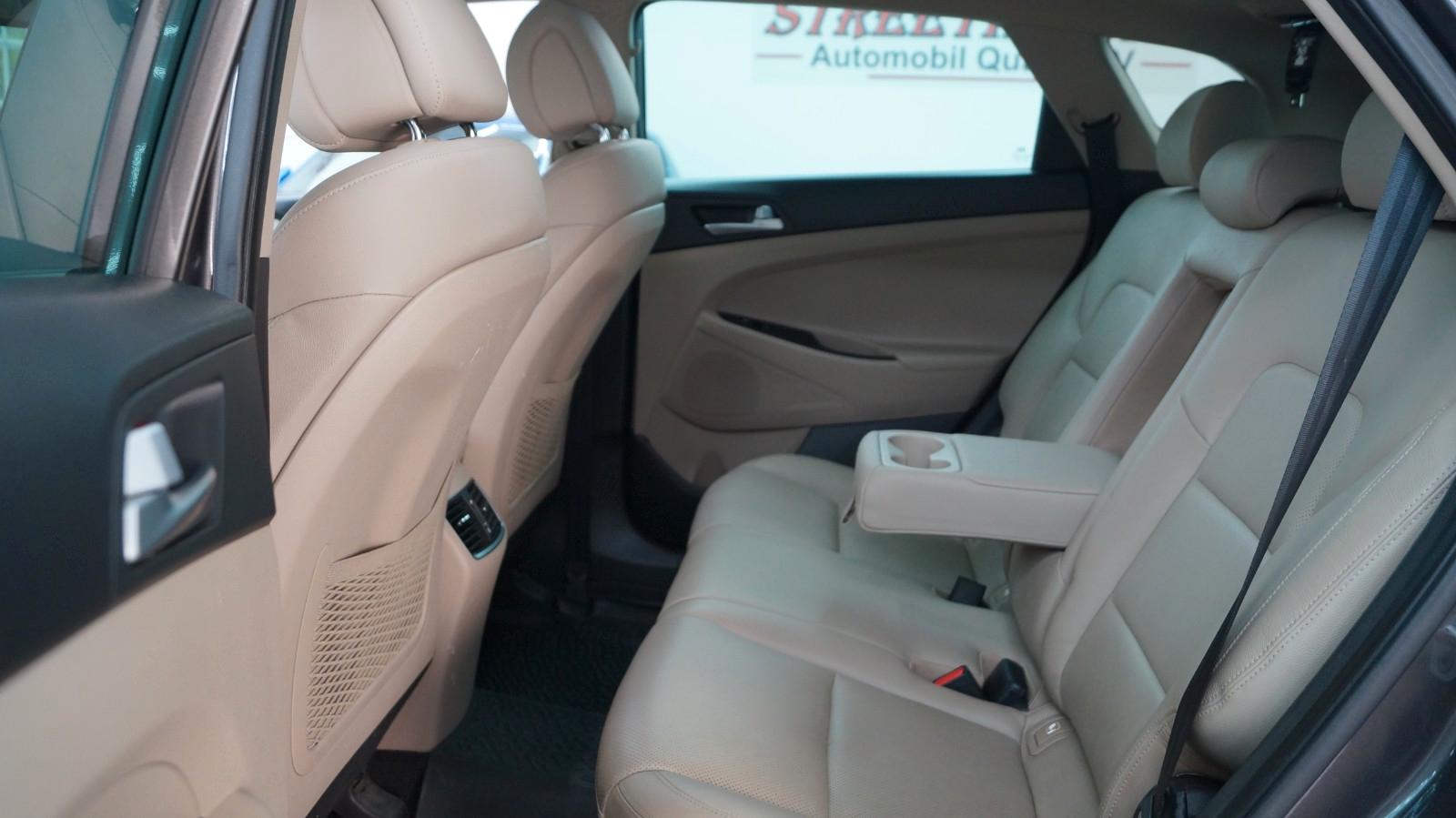 Hyundai Tucson Premium 4WD Automatik Kamera LED PDC BC