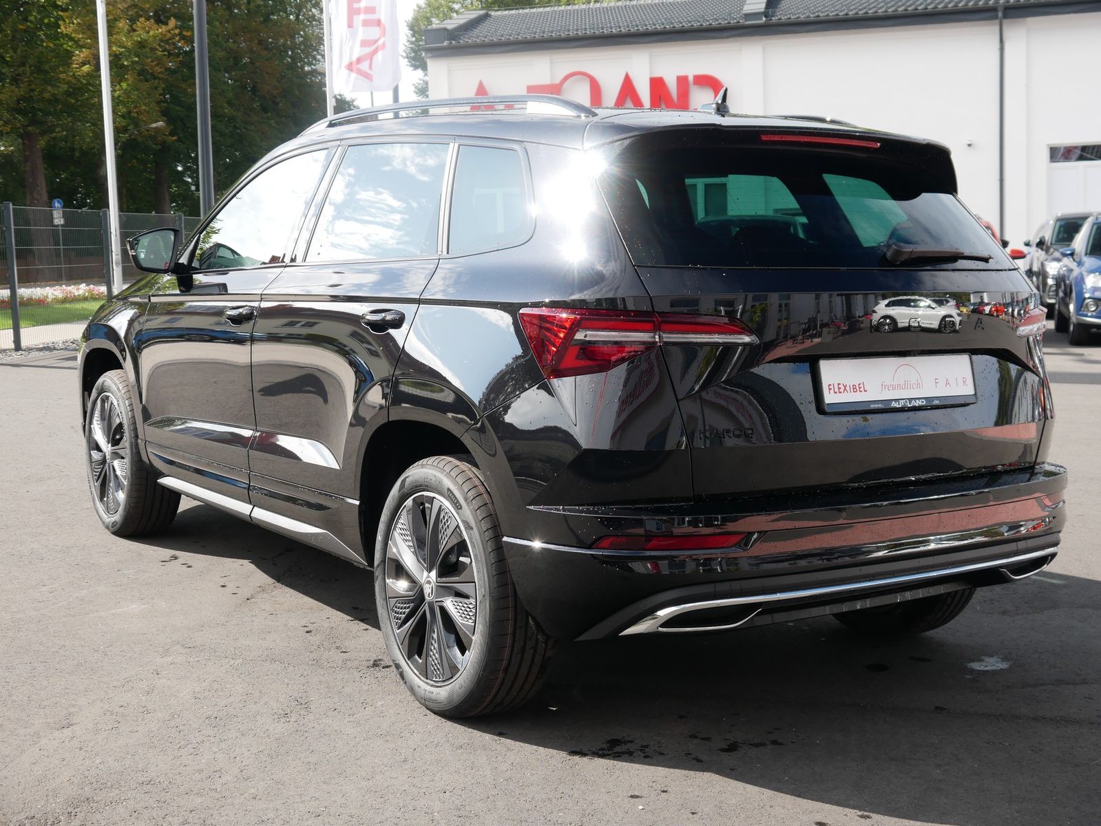 Skoda Karoq Sportline 1.5 TSI DSG Matrix ACC AHK Navi imagem 3