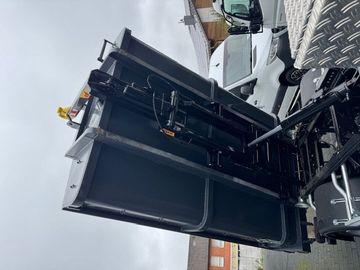 Bild 4 FUSO CANTER 7C18 HYVA 5t Abrollkipper Kiste