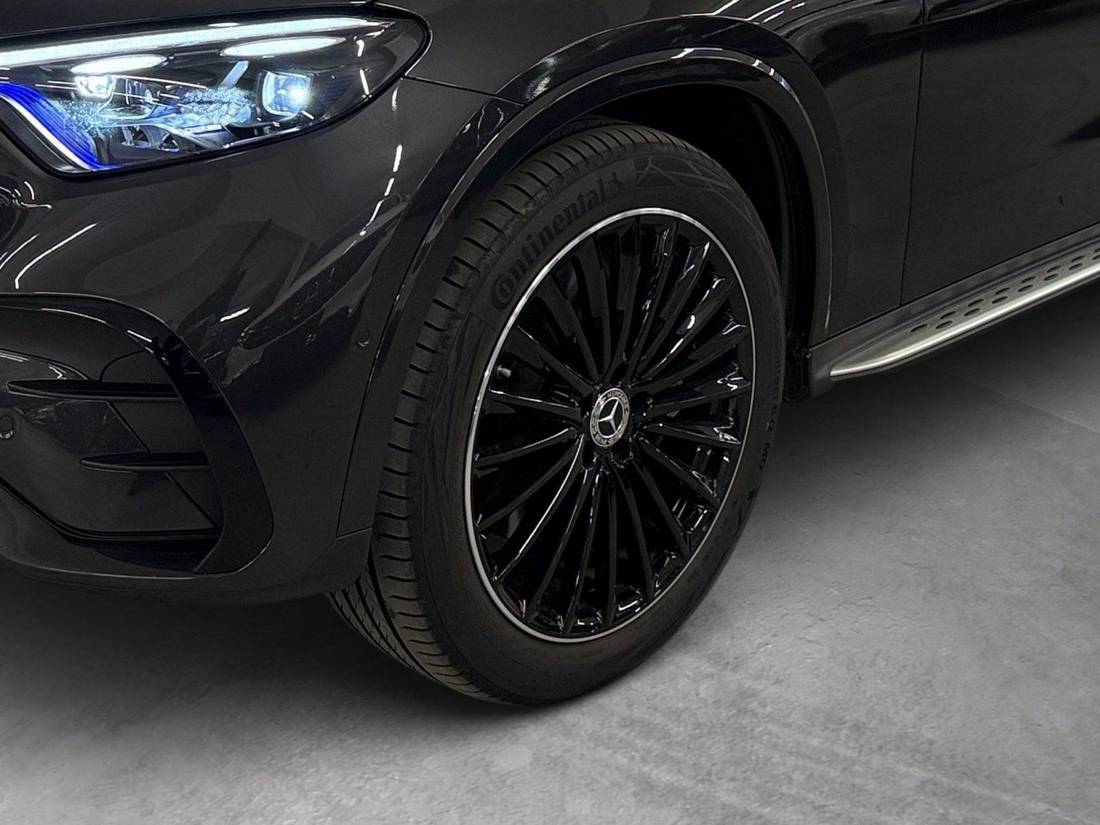 Fahrzeugabbildung Mercedes-Benz GLC 300 d 4M*Airmatic*STDHZG*Pano*AHK*Night*20"*