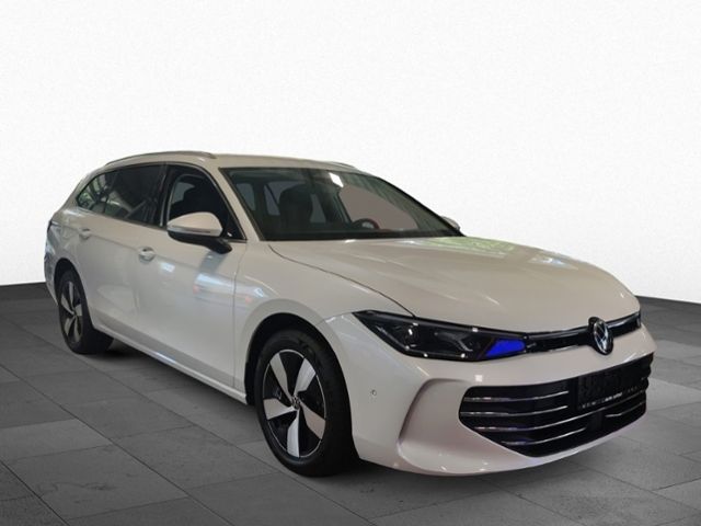 Fahrzeugabbildung Volkswagen Passat 1.5 eTSI BUSINESS MATRIX HUD NAVI SHZ KAM