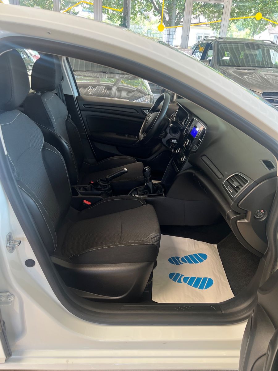 Fahrzeugabbildung Renault Megane IV Lim. 5-trg. Life *BLUETOOTH*LED*