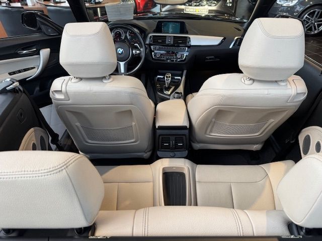 Fahrzeugabbildung BMW 230i Cabrio M Sport LED NAVI ALU