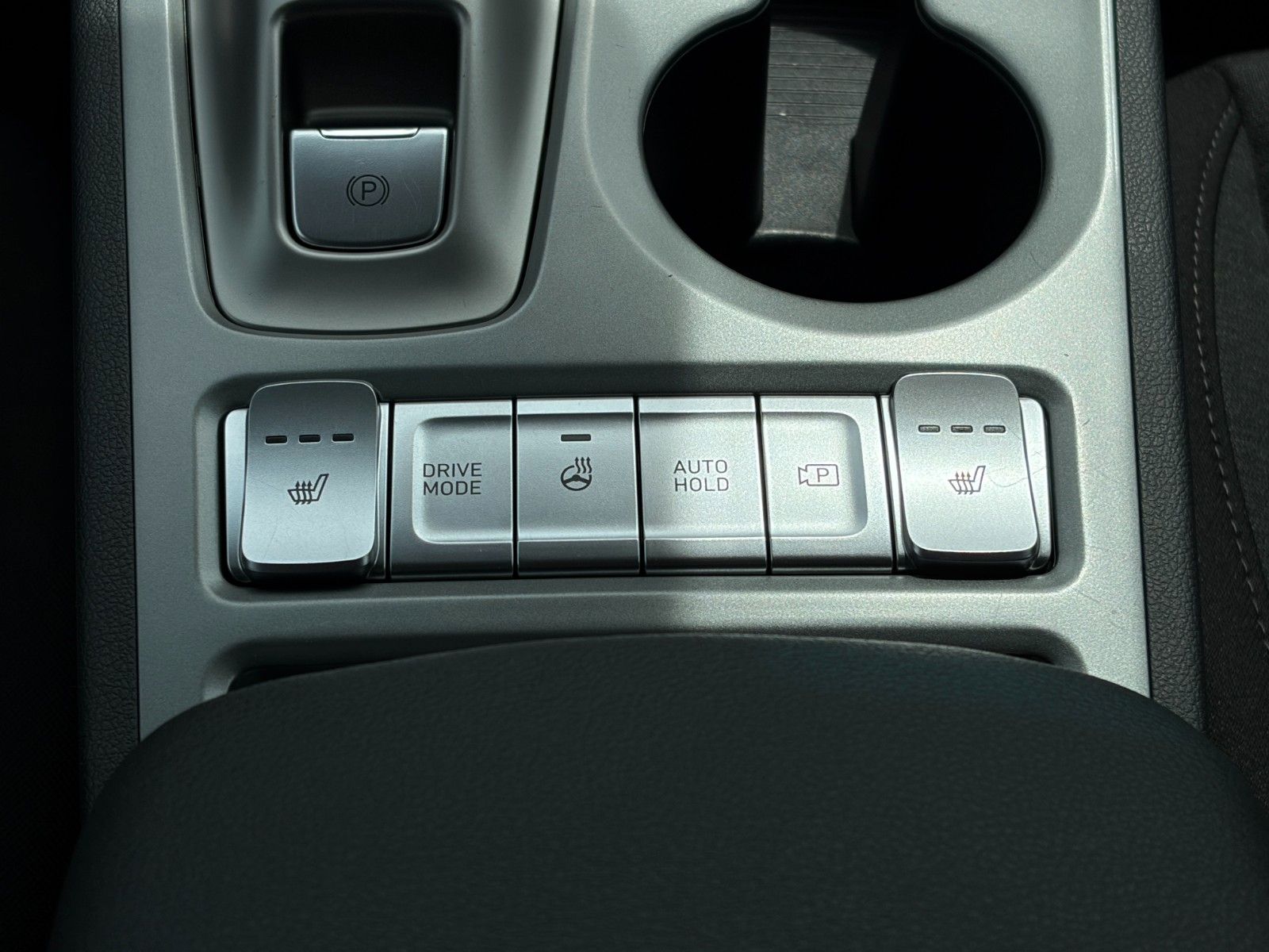 Fahrzeugabbildung Hyundai KONA E Trend ACC PDC CAM SHZ LHZ Navi CarPlay