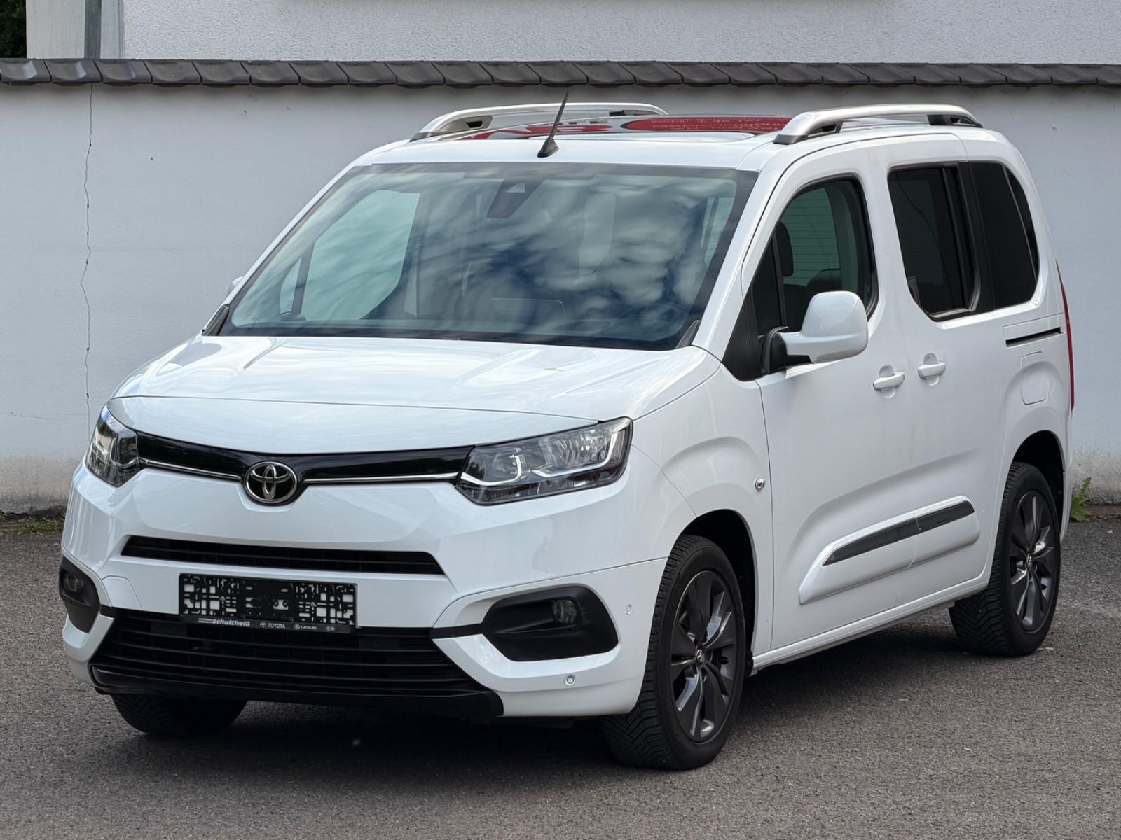 Toyota Proace City L1 Executive *Aut.*1 Hand*Navi*Pano*