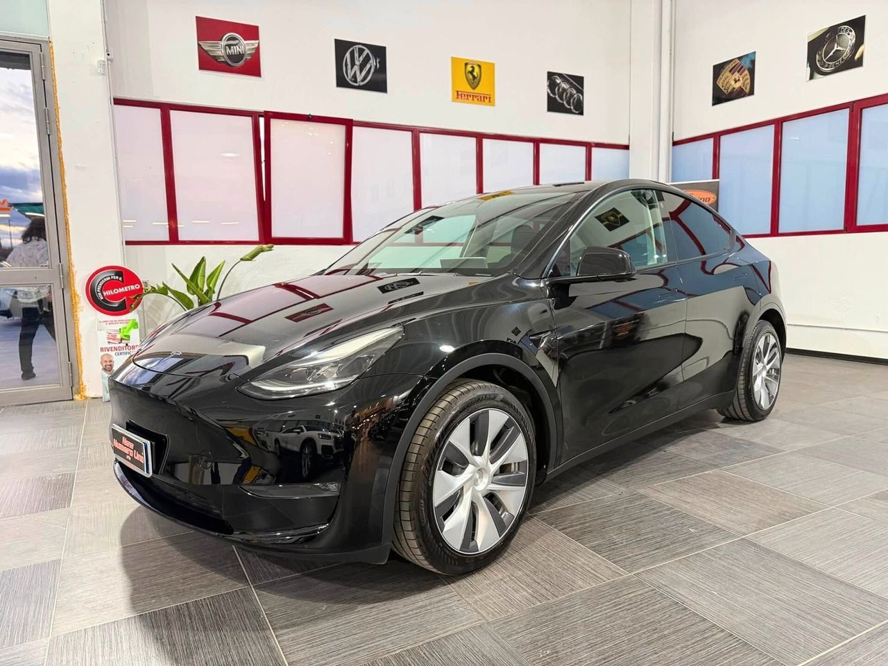 Tesla Model Y Long Range 2024 imagem 2