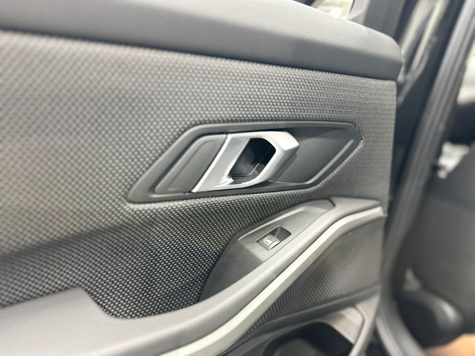BMW 318 i Limousine 1.Hand|Kamera|Navi|LED|Memory foto 20