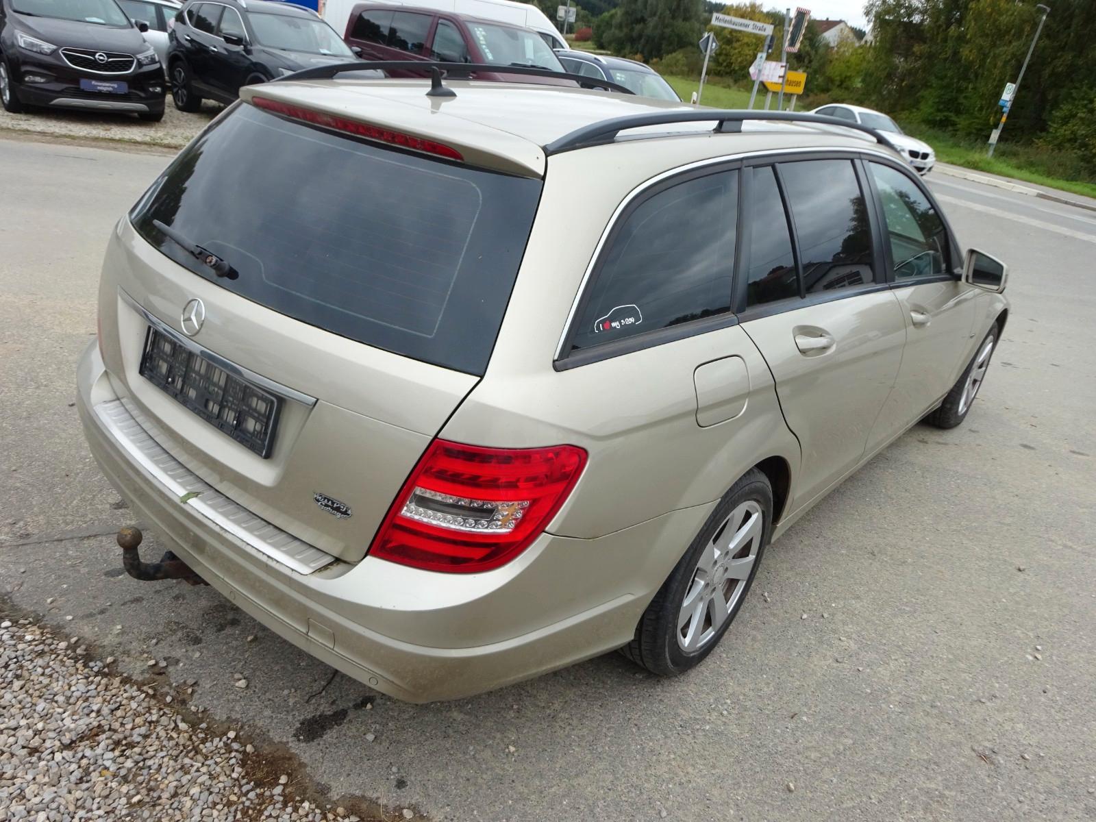 Mercedes-Benz C180 2011 — photo 7