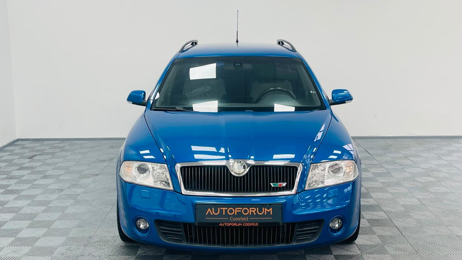 Skoda Octavia 2007 — rear view