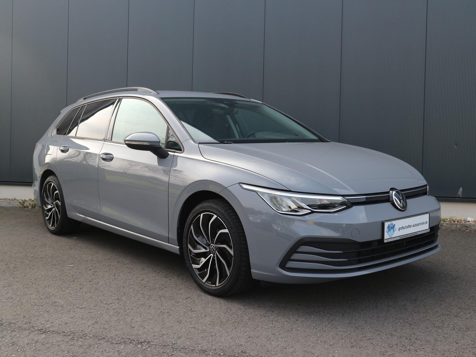 Volkswagen Golf VIII Variant 2.0TDI Life +LED+Navi+AHK