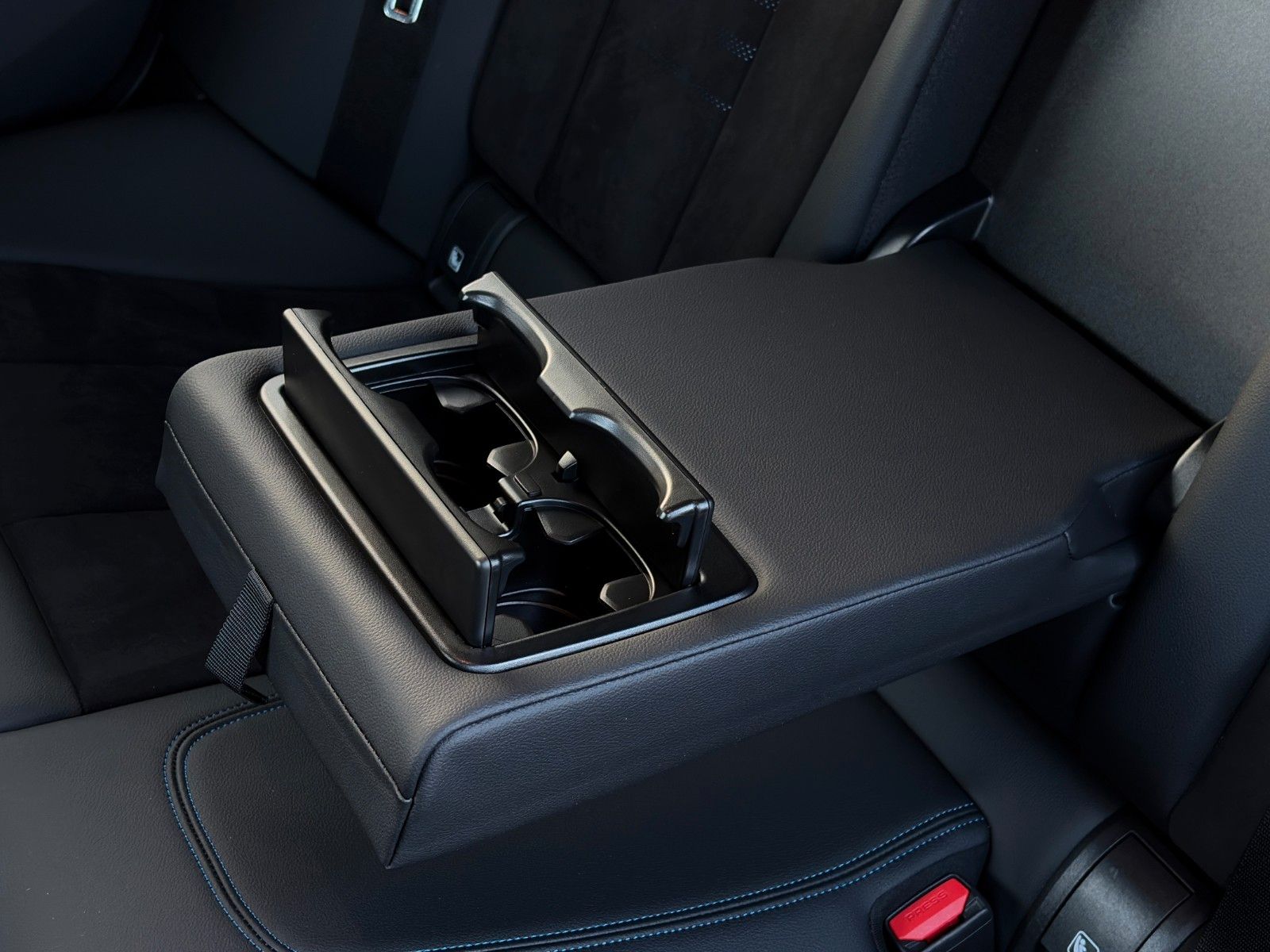 Fahrzeugabbildung BMW 320e G21 Touring M Sport Galvanik Akustik HiFi