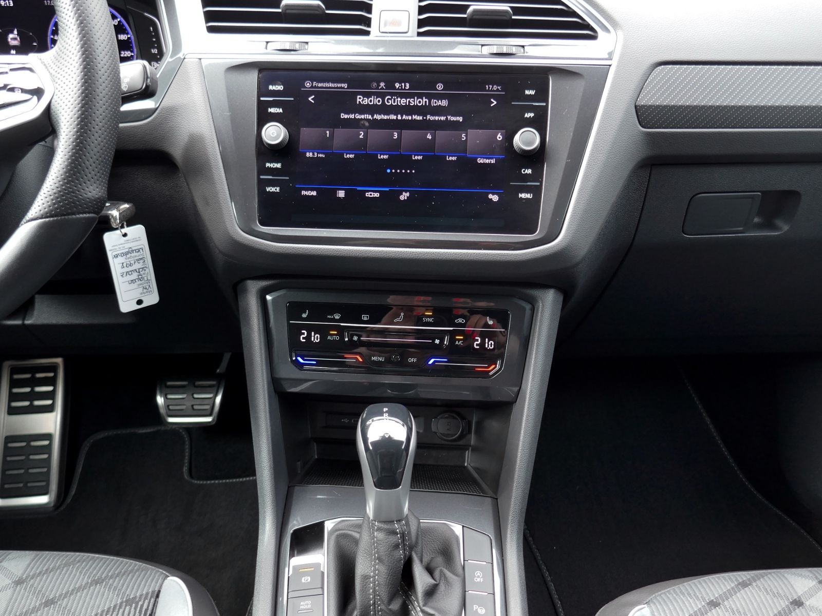 Fahrzeugabbildung Volkswagen Tiguan R-Line 1.5 TSI DSG | LED RFK ACC Navi