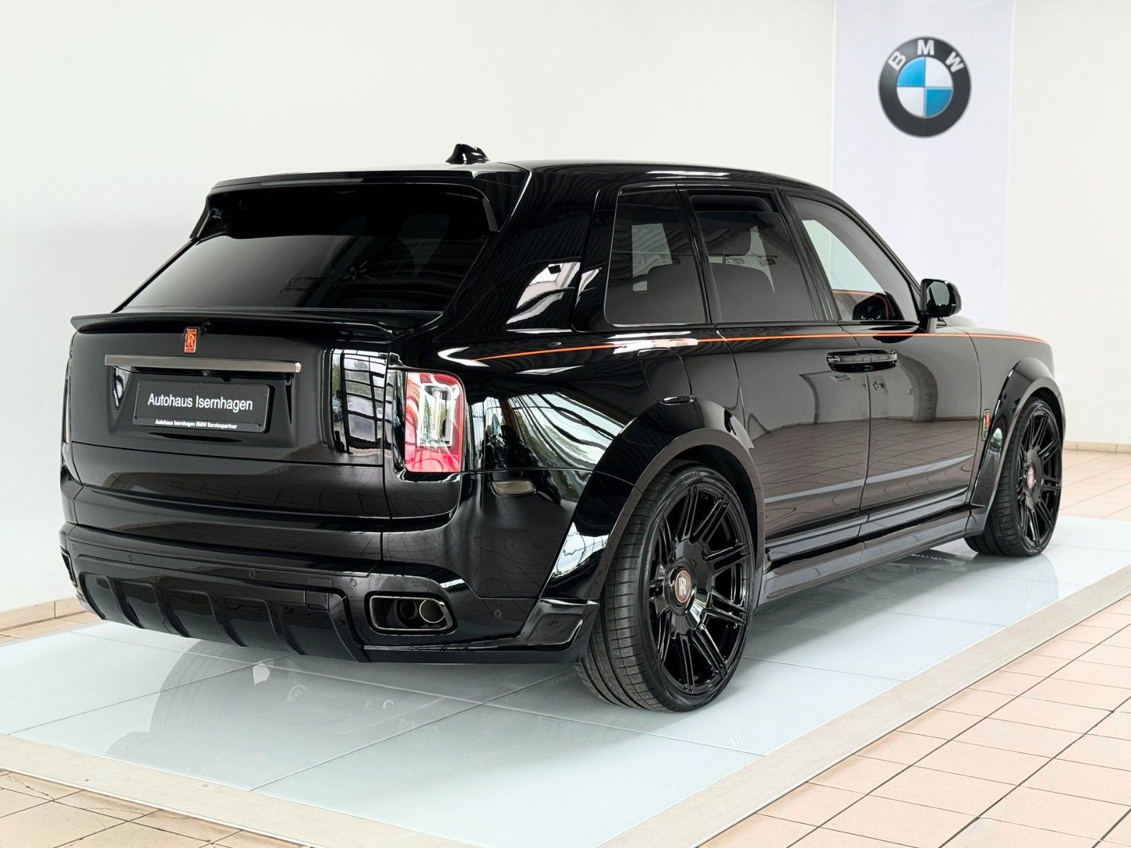 Fahrzeugabbildung Rolls-Royce Cullinan Black Badge Night Vision Novitec VOLL