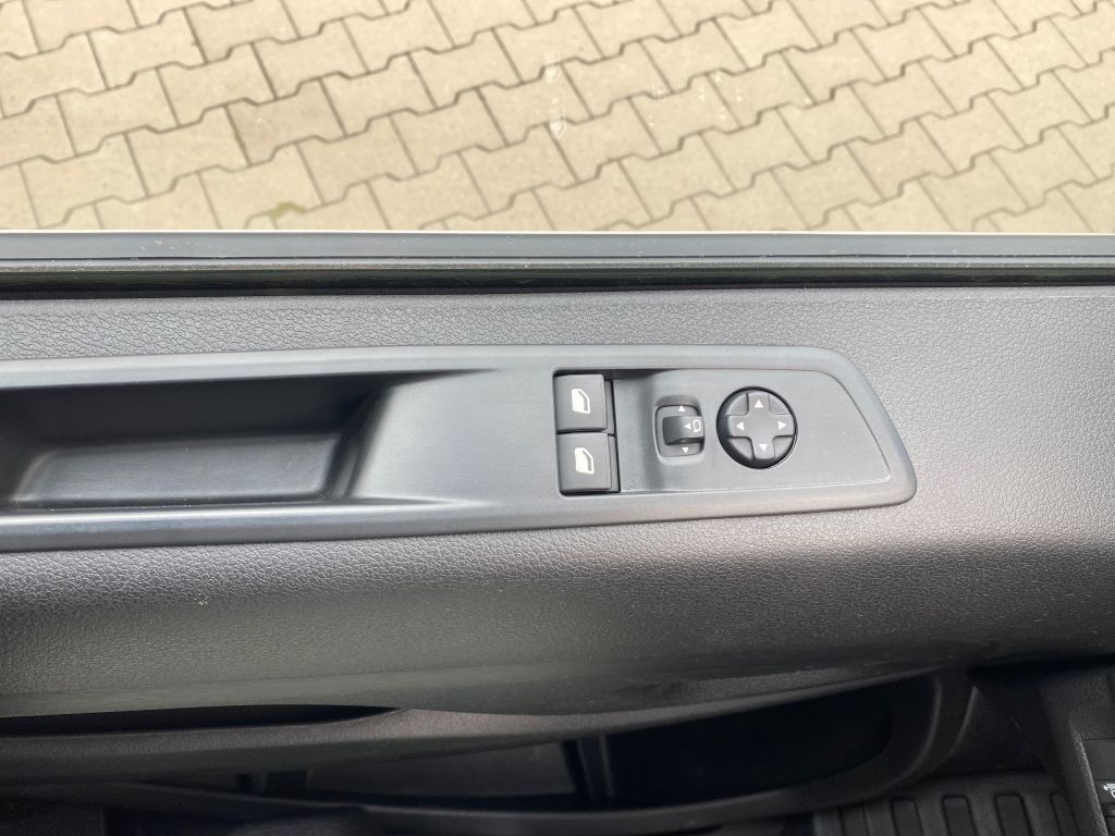 Fahrzeugabbildung Citroën Jumpy 1.5 BlueHDi 120 M *3 Sitze*Navi*Kamera*