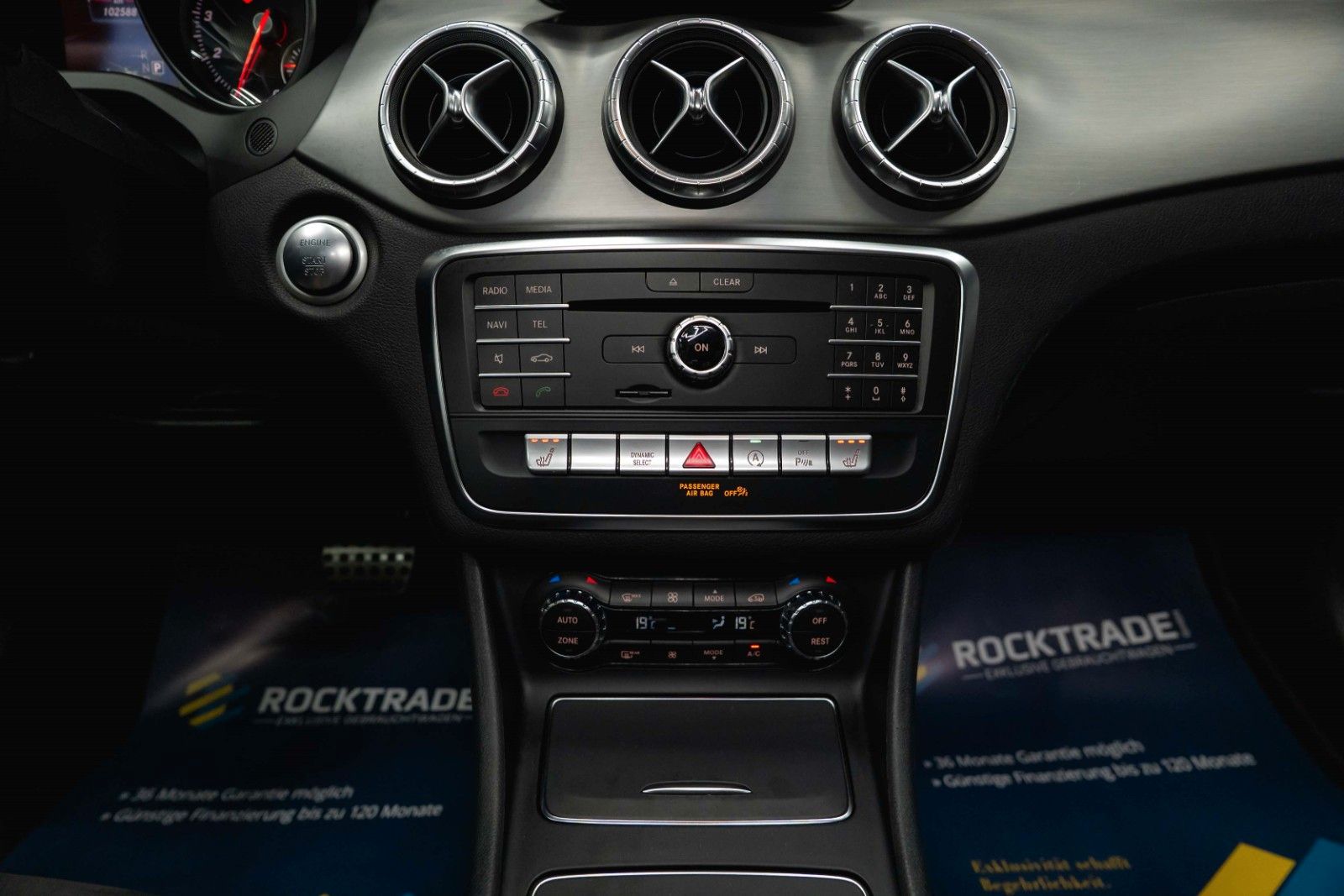 Fahrzeugabbildung Mercedes-Benz CLA 250 Shooting Brake AMG Night-Paket | Pano