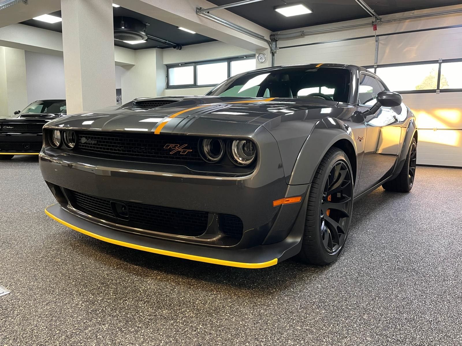 Fahrzeugabbildung Dodge CHALLENGER R/T  WIDEBODY-HEMI ORANGE LAST CALL!!