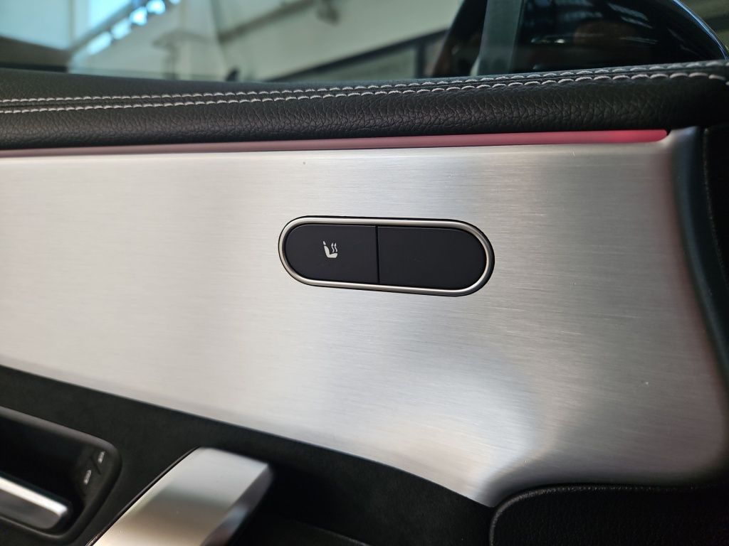 Fahrzeugabbildung Mercedes-Benz A 250 e AMG Night Navi HUD LED Sound SHZ Ambie.