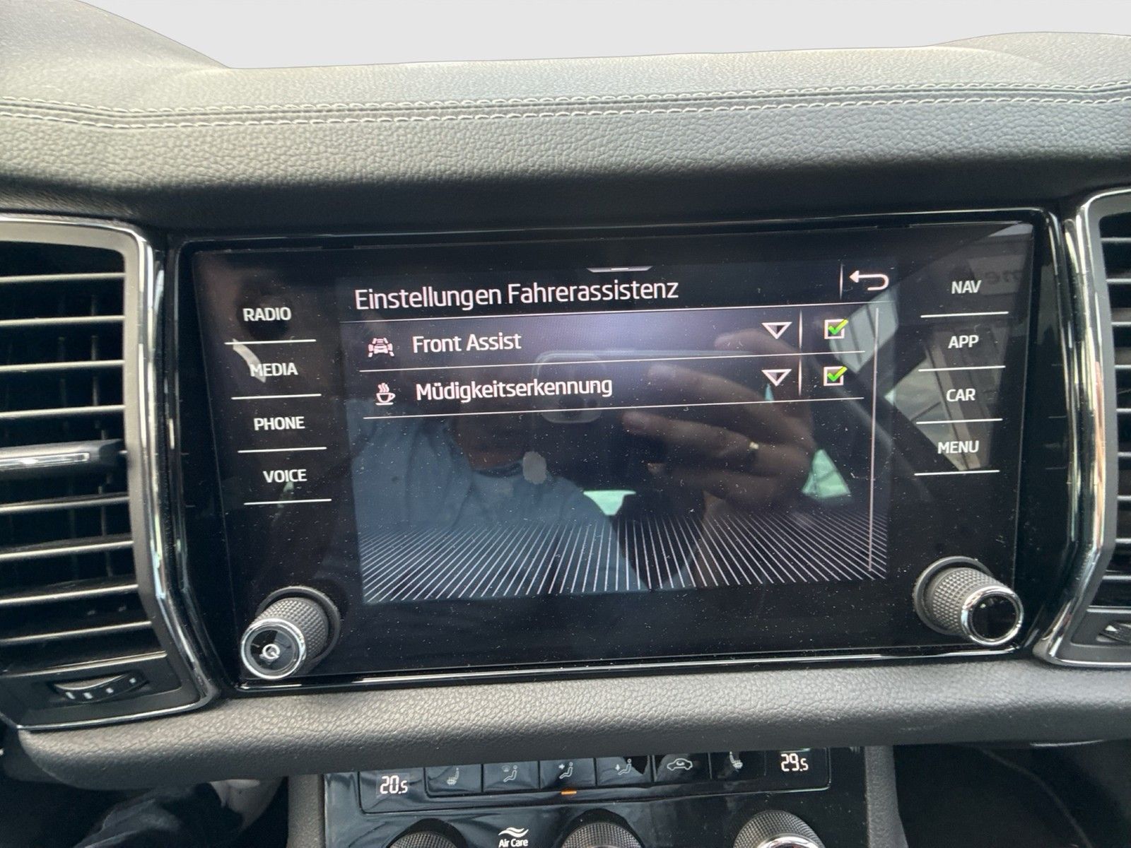Fahrzeugabbildung SKODA Kodiaq Style 4x4 TDI  DSG Matrix Navi GRA AHK VC
