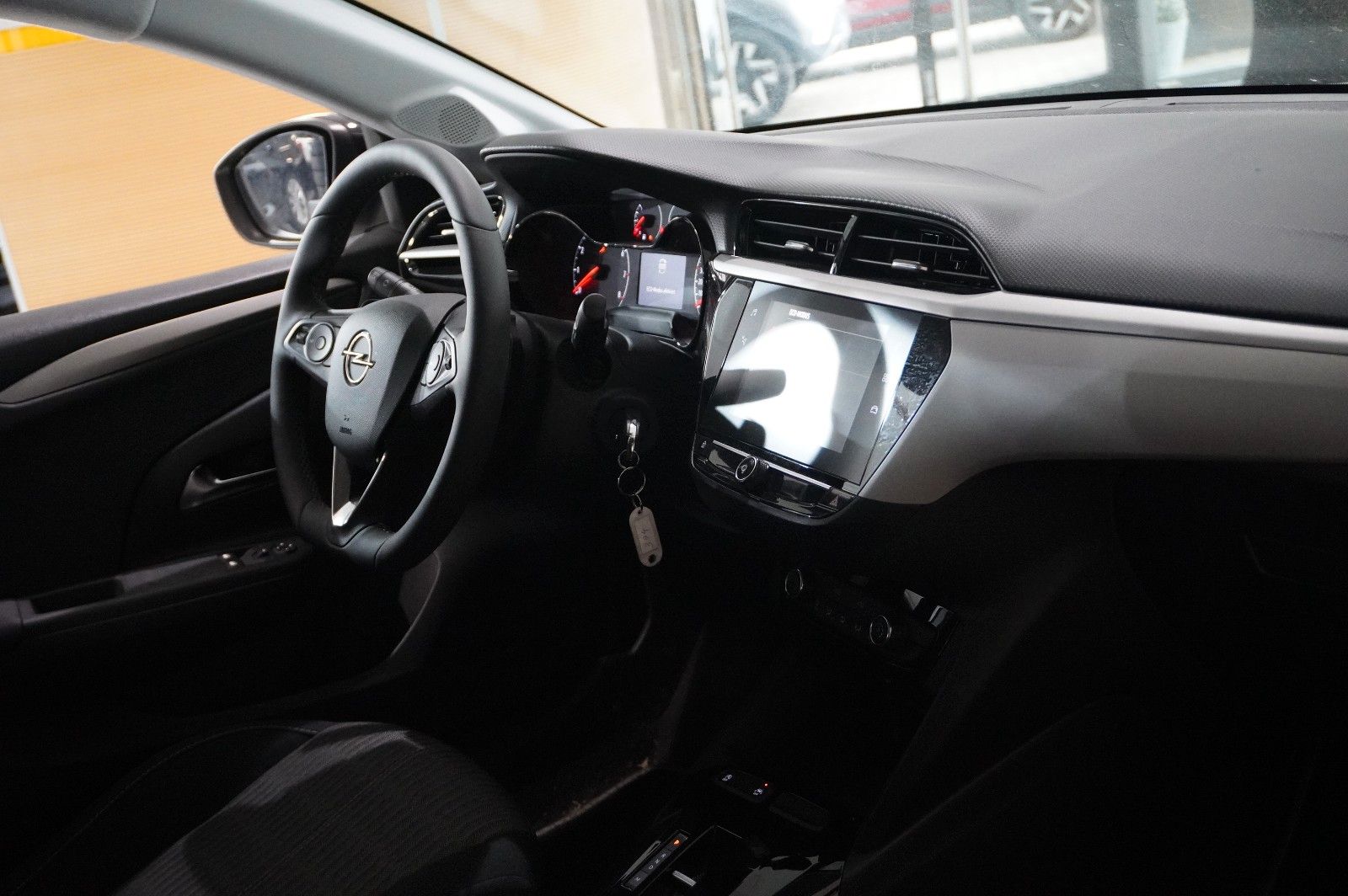 Fahrzeugabbildung Opel Corsa F 1.2T EDITION AT NAVI/LED/SPORT/TEMP/DAB+