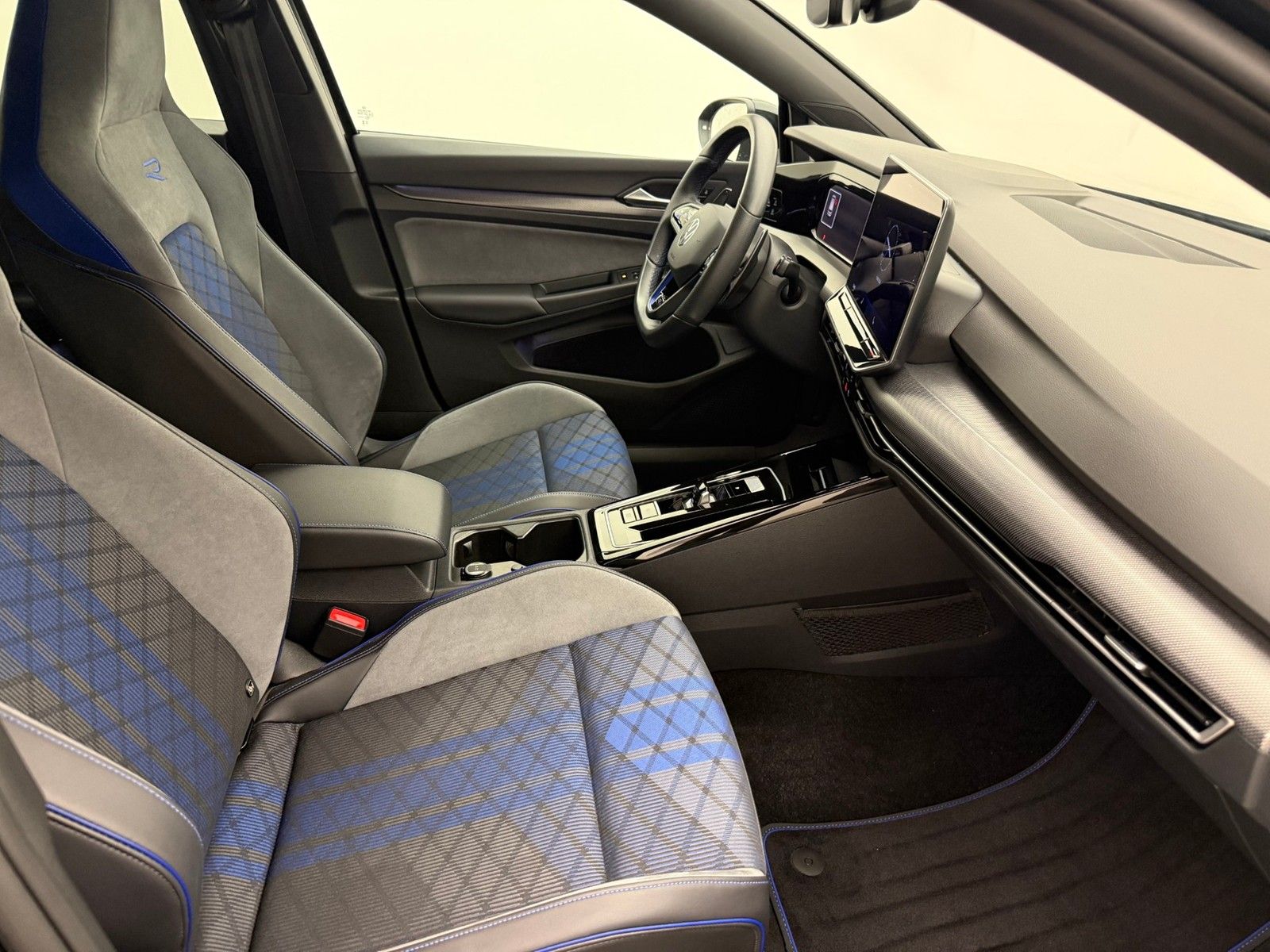 Volkswagen Golf 8 PA R DSG 4M BlackEdition IQ270WarmenauEA8 foto 3