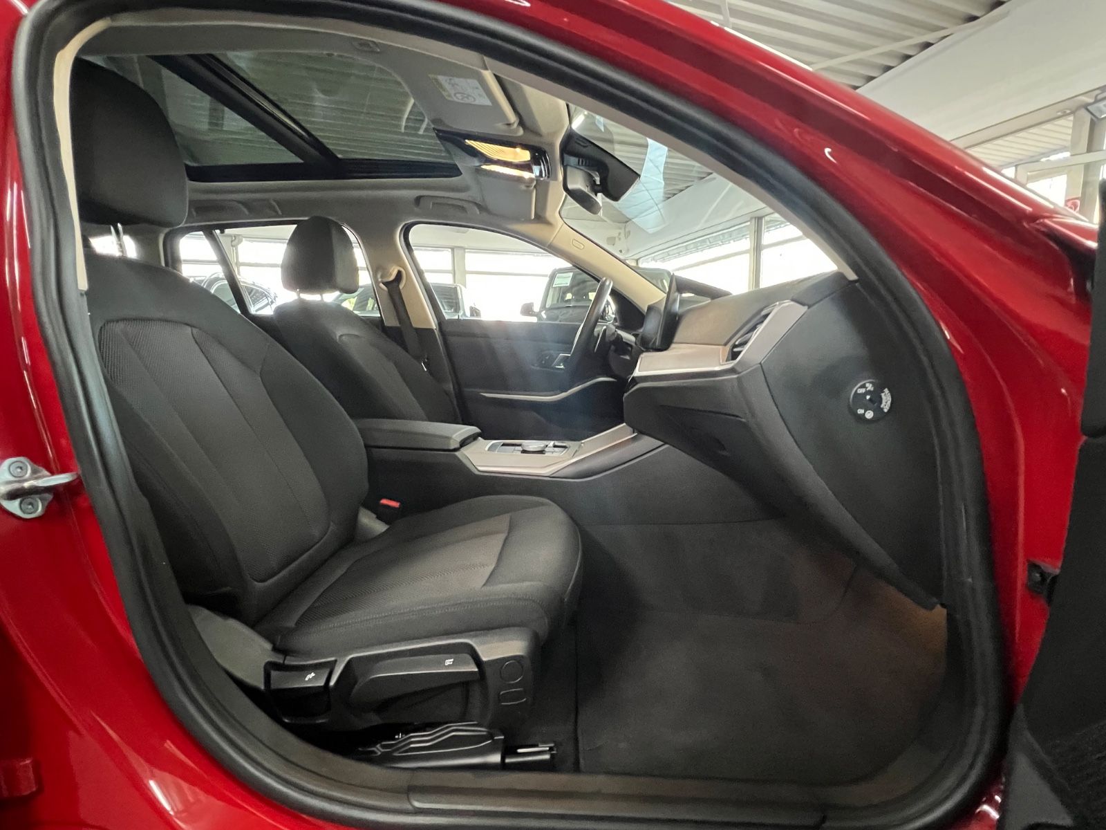 BMW 318 d Touring Facelift+Curved+Assistant+Panroama foto 19