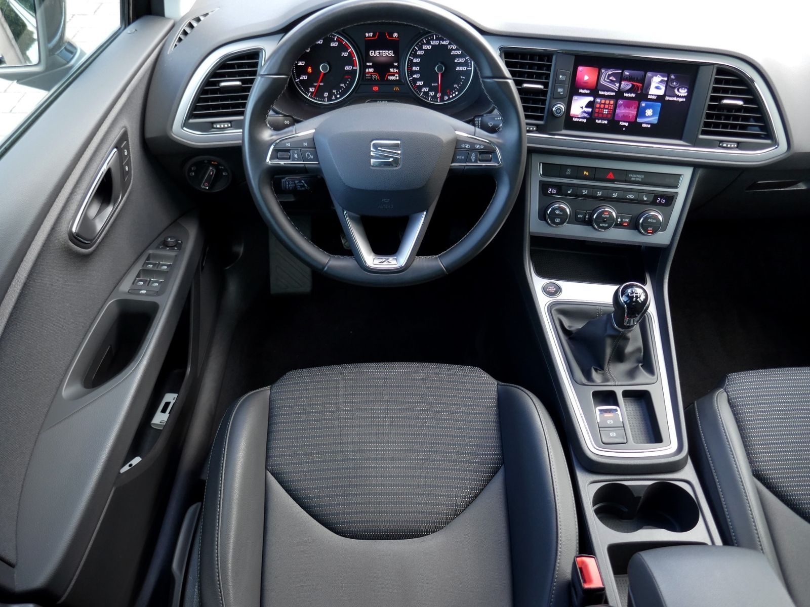 Fahrzeugabbildung SEAT Leon ST Xcellence 1.4 TSI | LED RFK GRA Navi