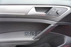 Fahrzeugabbildung Volkswagen Golf VII Lim. BMT Navi Tempo DSG Massage Kamera