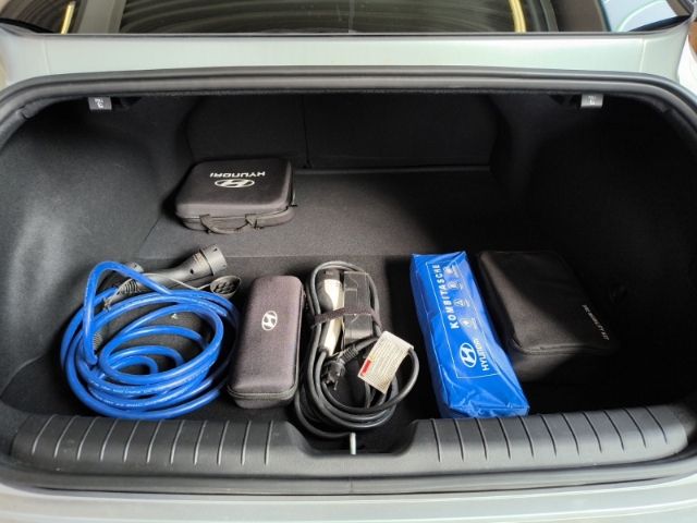 Fahrzeugabbildung Hyundai IONIQ 6 77,4kWh Batt. TECHNIQ-Paket inkl. V2L-Ad