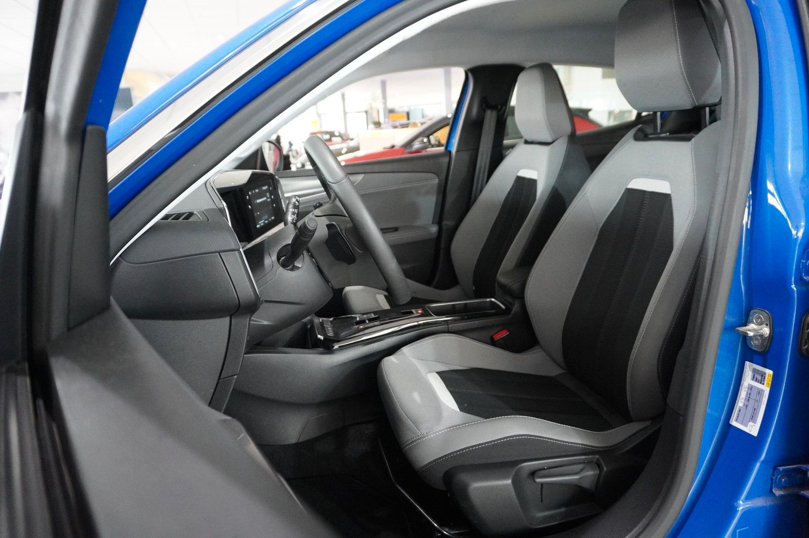 Fahrzeugabbildung Opel Mokka ELEGANCE 1.2T NAVI/LED/KAMERA/SPORT/SH/DAB