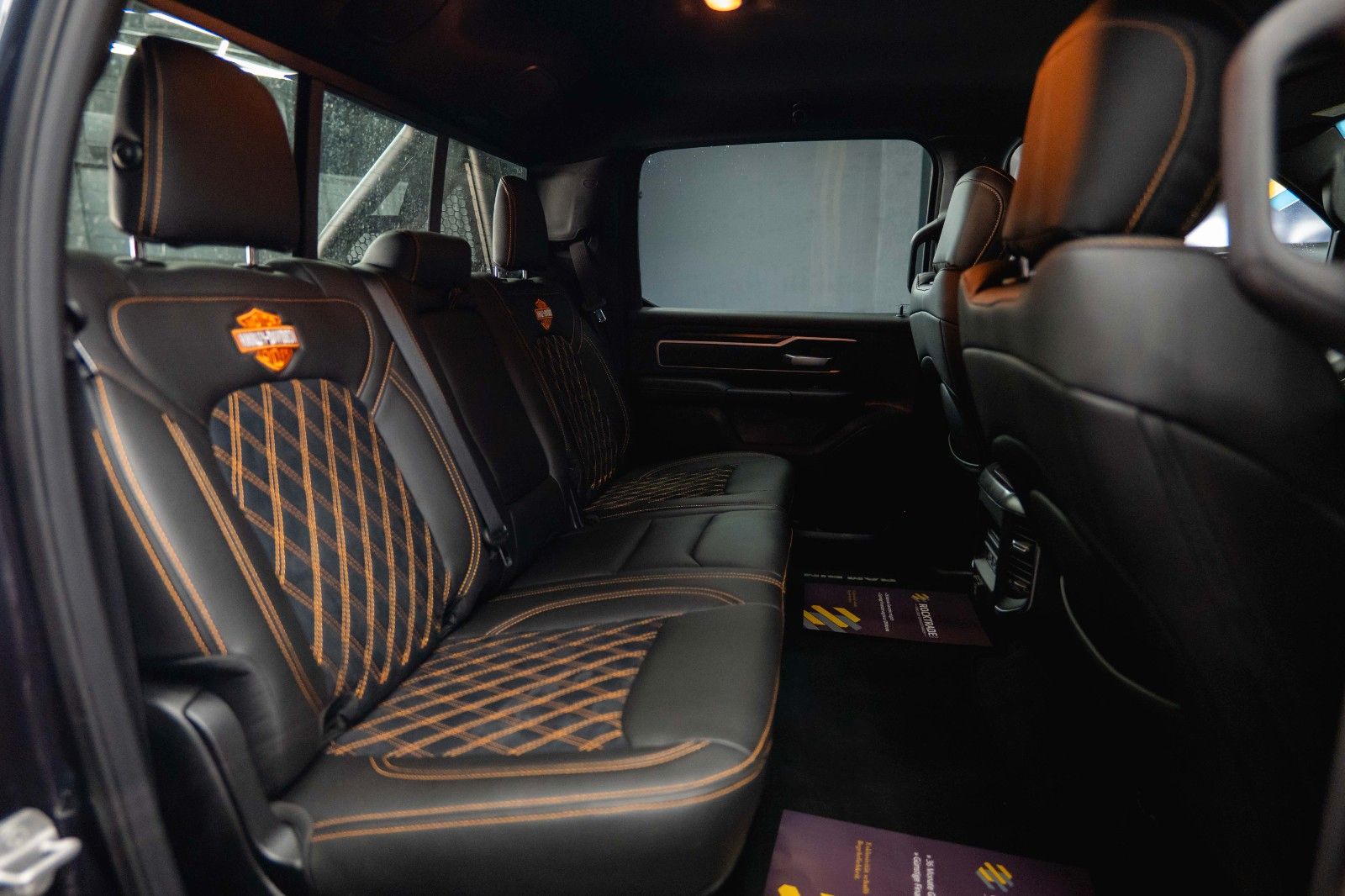 Fahrzeugabbildung Dodge RAM 5.7 V8 HEMI 4x4 OFFROAD Night HarleyDavidson