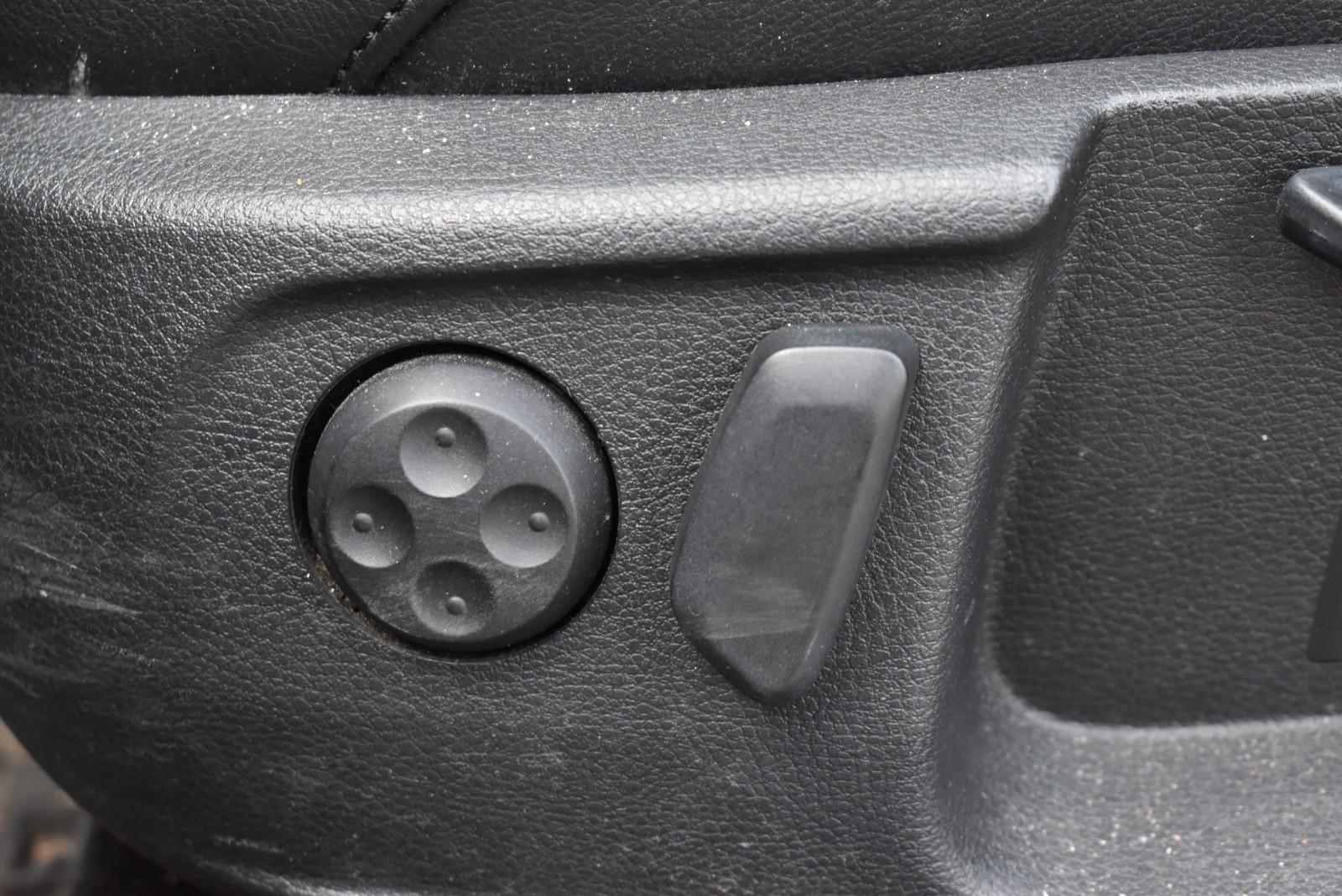 Volkswagen Passat 2011 — photo 18