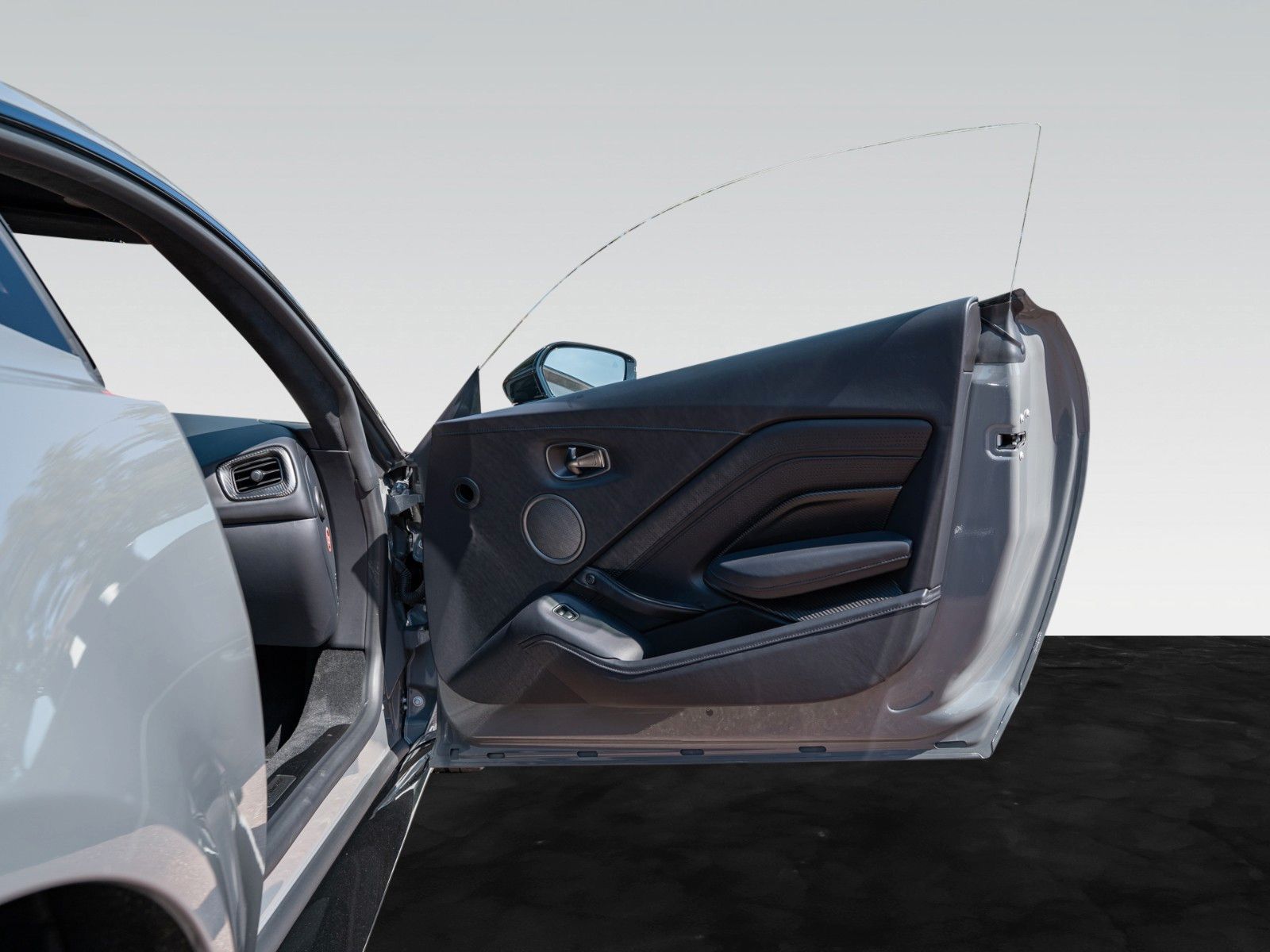 Aston Martin V8 Vantage Coupé | Carbon Interior | Style Pack foto 16